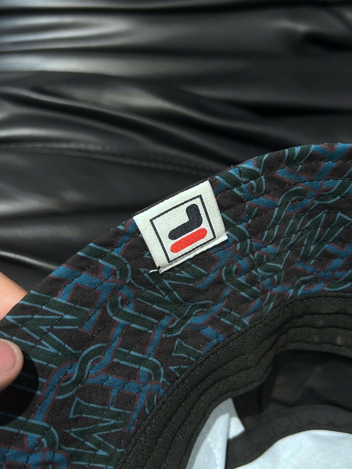 Fila × Maison MIHARA YASUHIRO Maison Mihara Yasuhiro x FILA Bucket Hat Size ONE SIZE - 5 Thumbnail