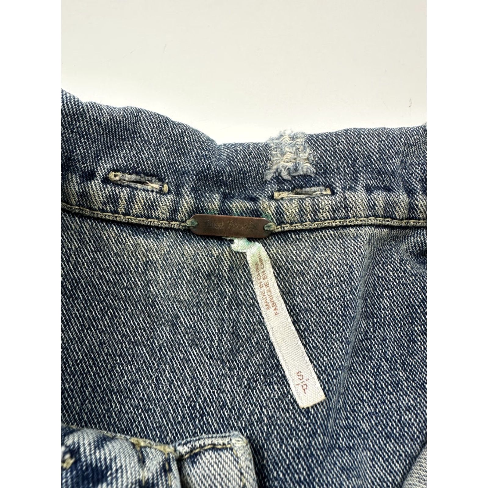 Free People VINTAGE Free People Jacket Womens S Blue Denim Gray Knit Sleeve Distressed Casual Size S / US 4 / IT 40 - 6 Thumbnail