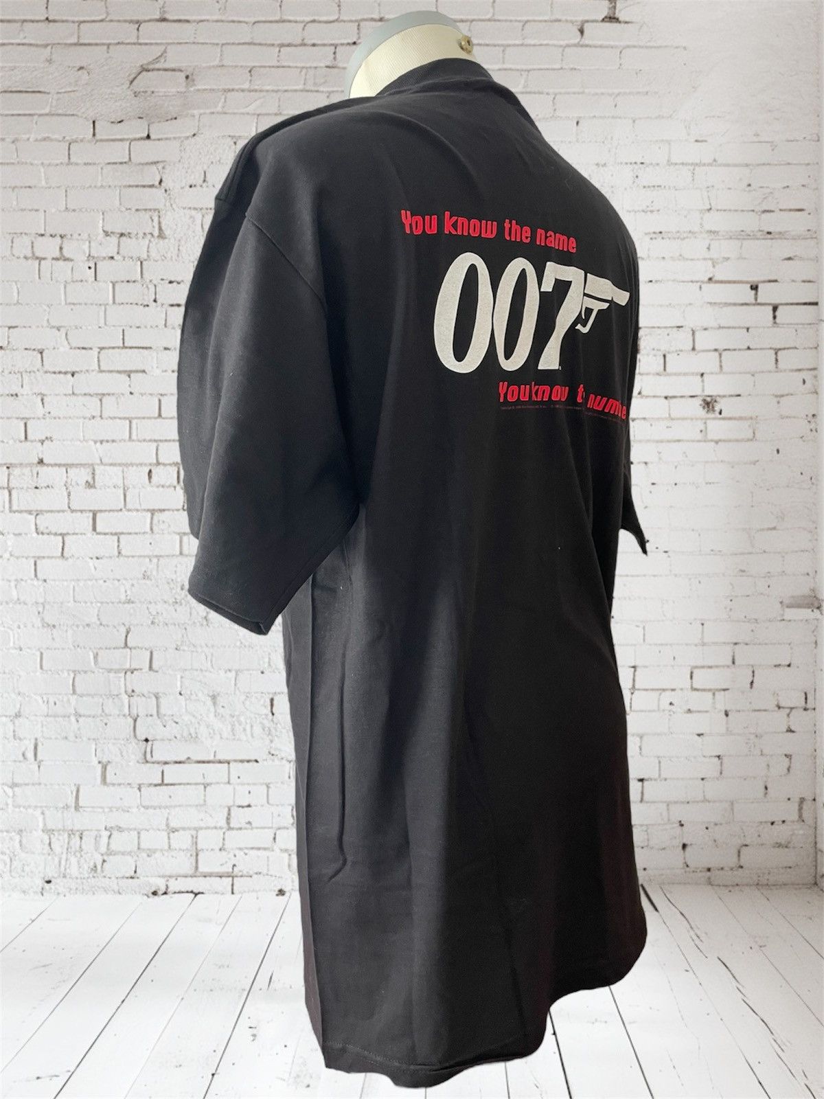 Vintage Vintage GoldenEye James Bond T-Shirt Size US XL / EU 56 / 4 - 7 Thumbnail