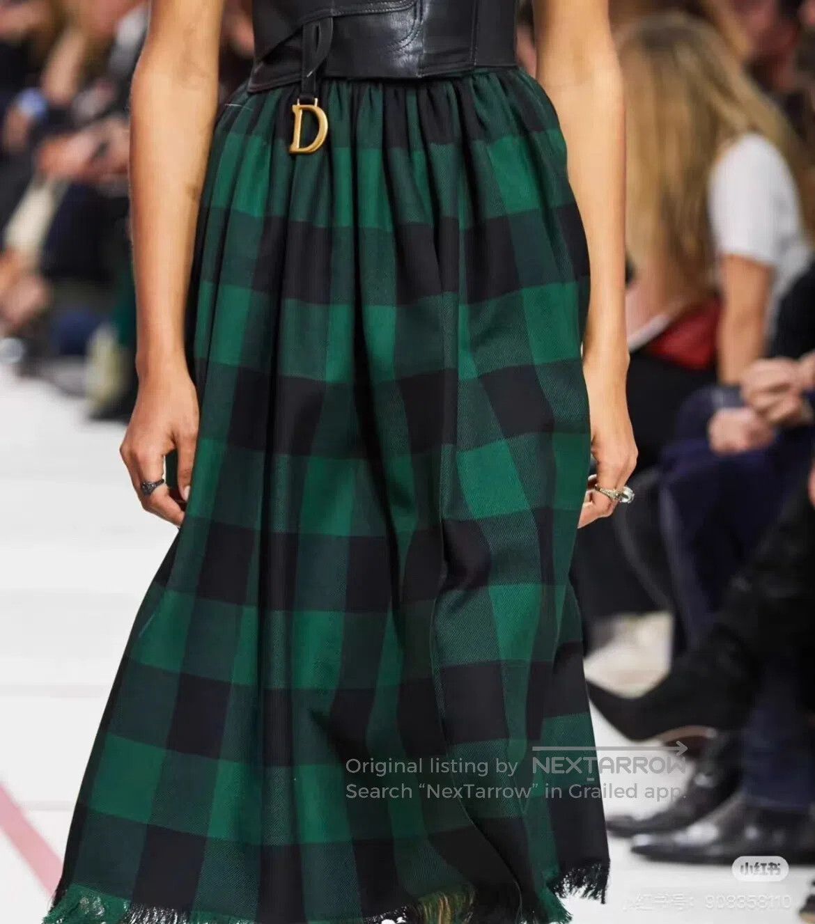Dior Dior size s Elegant design; fringed skirt hem; woolen check Size 28" / US 6 / IT 42 - 1 Thumbnail
