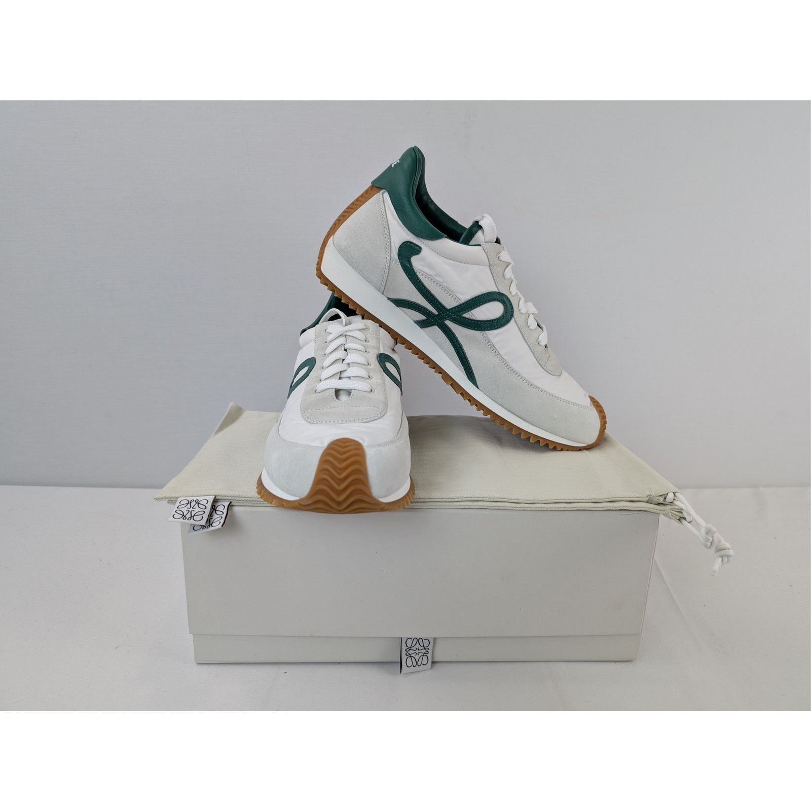 Loewe o1rshd1 Nylon Suede Flow Runner Sneakers in White/Dark Green Size US 10 / EU 43 - 18 Thumbnail