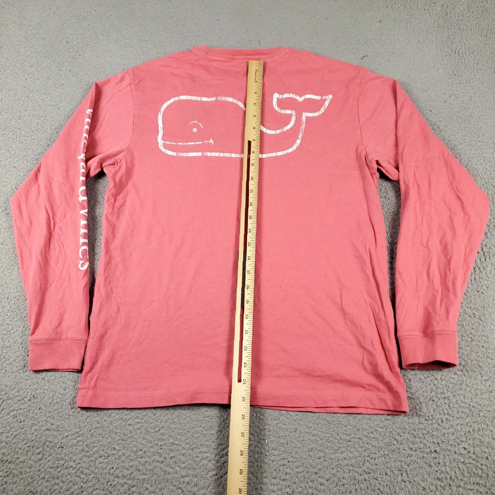 Vineyard Vines VINEYARD VINES T-Shirt Mens Small Pink Long Sleeve Crew Neck Ski Whale Size US S / EU 44-46 / 1 - 6 Thumbnail