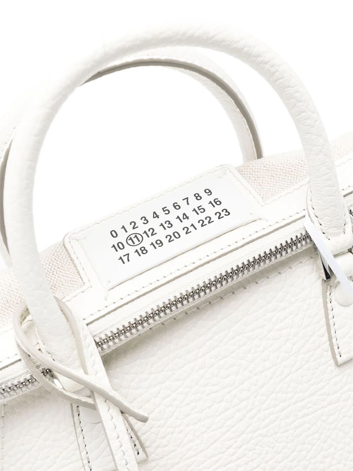 Maison Margiela oc11z0325 Size: OS / Classique Mini Bag in White Size ONE SIZE - 3 Thumbnail