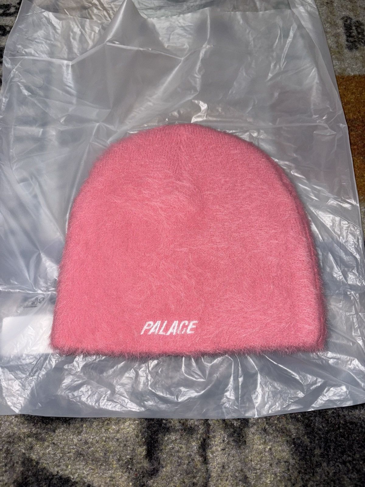 Palace Palace Faux Mohair P Nein Cuff Beanie Size ONE SIZE - 2 Thumbnail