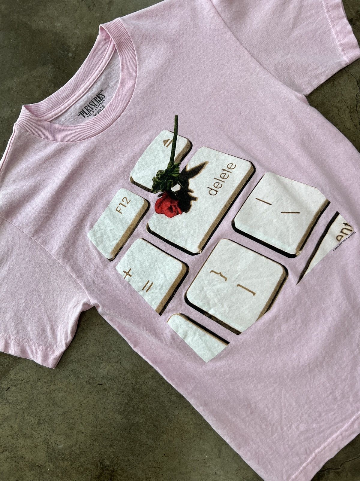 Pleasures Pleasures Art & Apparel Version 7.0 Delete Key Tee Sz. Small Size US S / EU 44-46 / 1 - 1 Thumbnail
