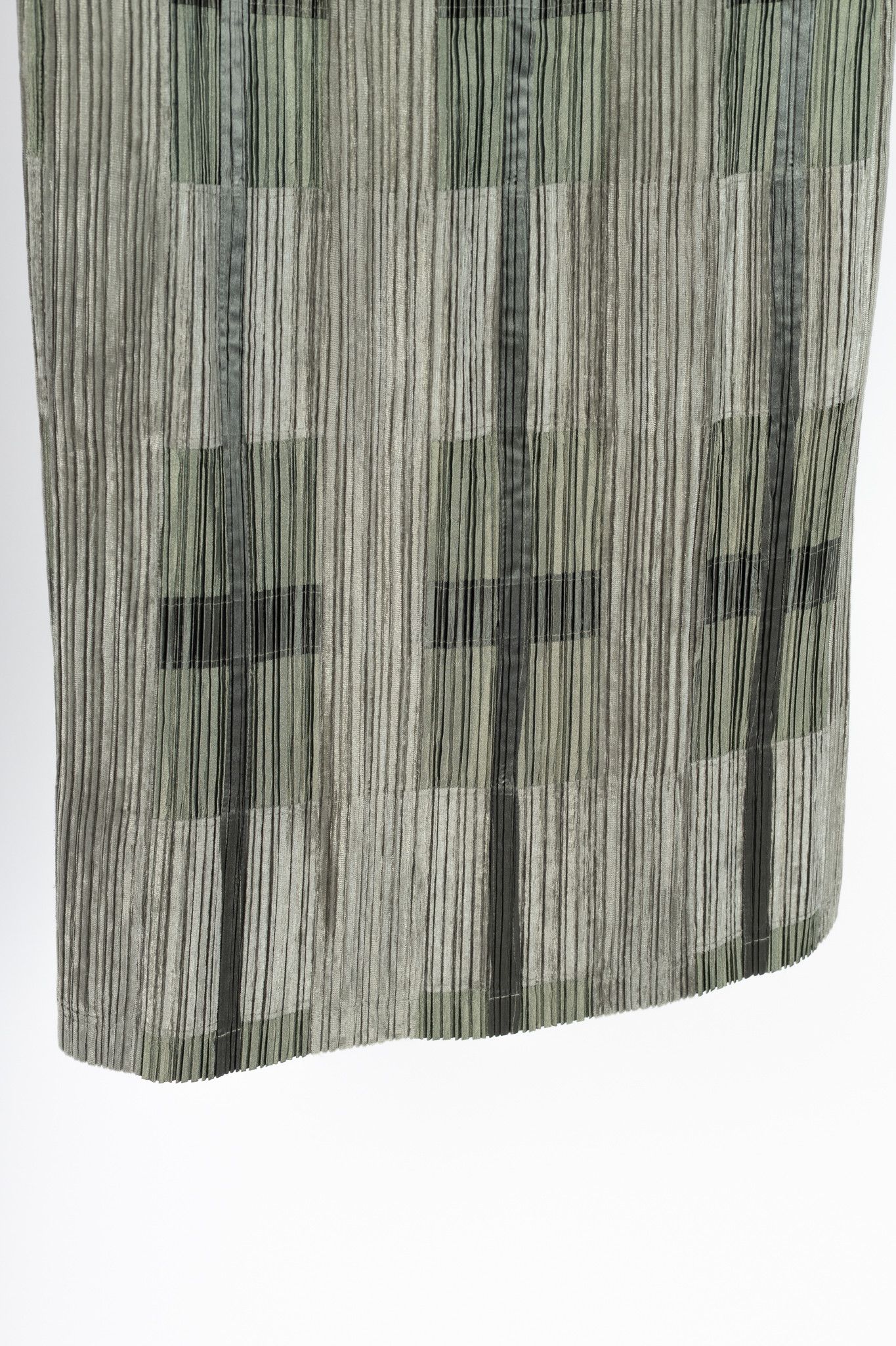 Issey Miyake Issey Miyake Green Velvet & Satin Plaid Pleated Maxi Skirt Size 25" / US 0 / IT 36 - 6 Thumbnail