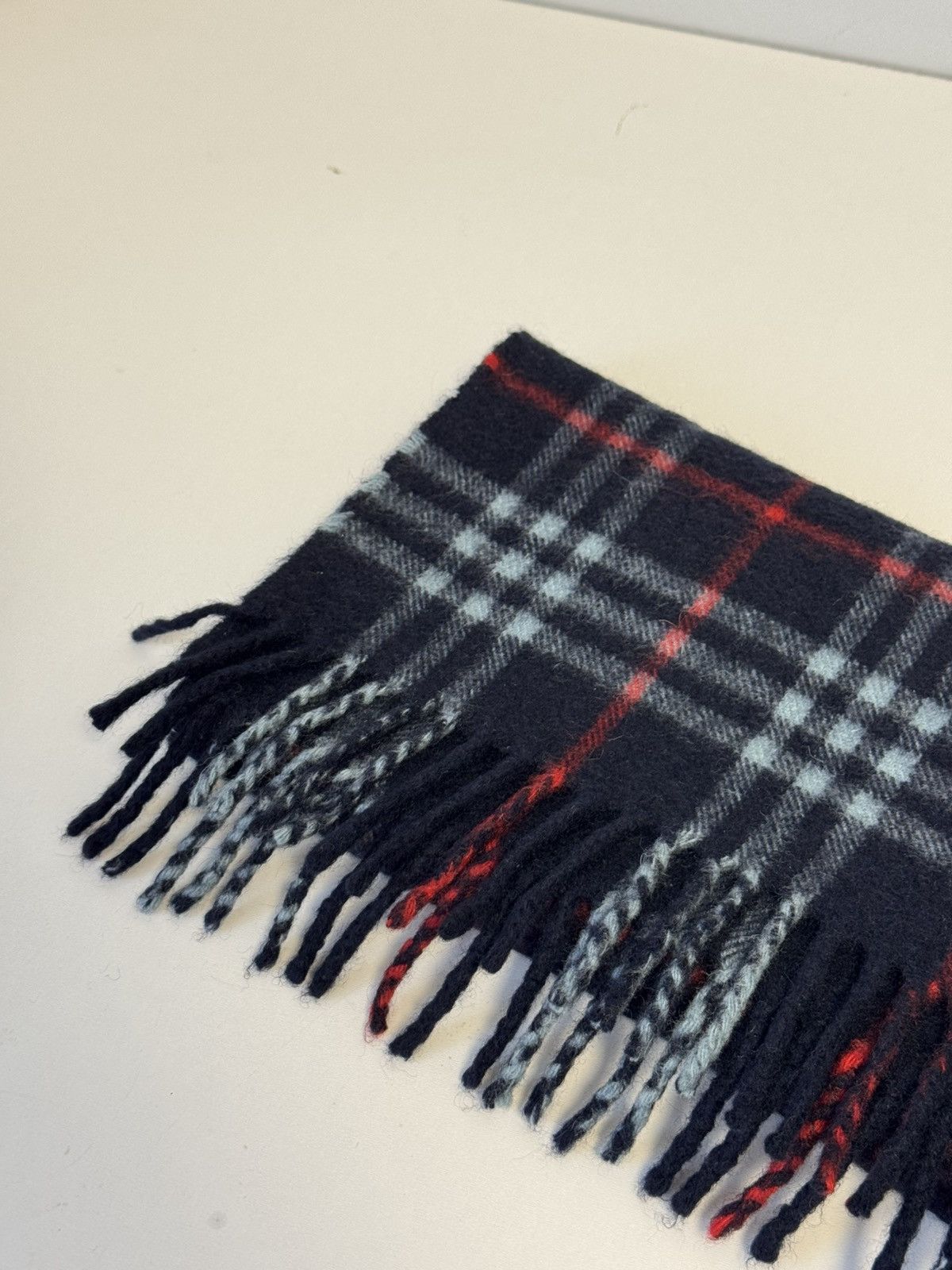 Burberry Burberry 100% Cashmere Scarf Nova Check Navy Fringe Luxury Size ONE SIZE - 4 Thumbnail
