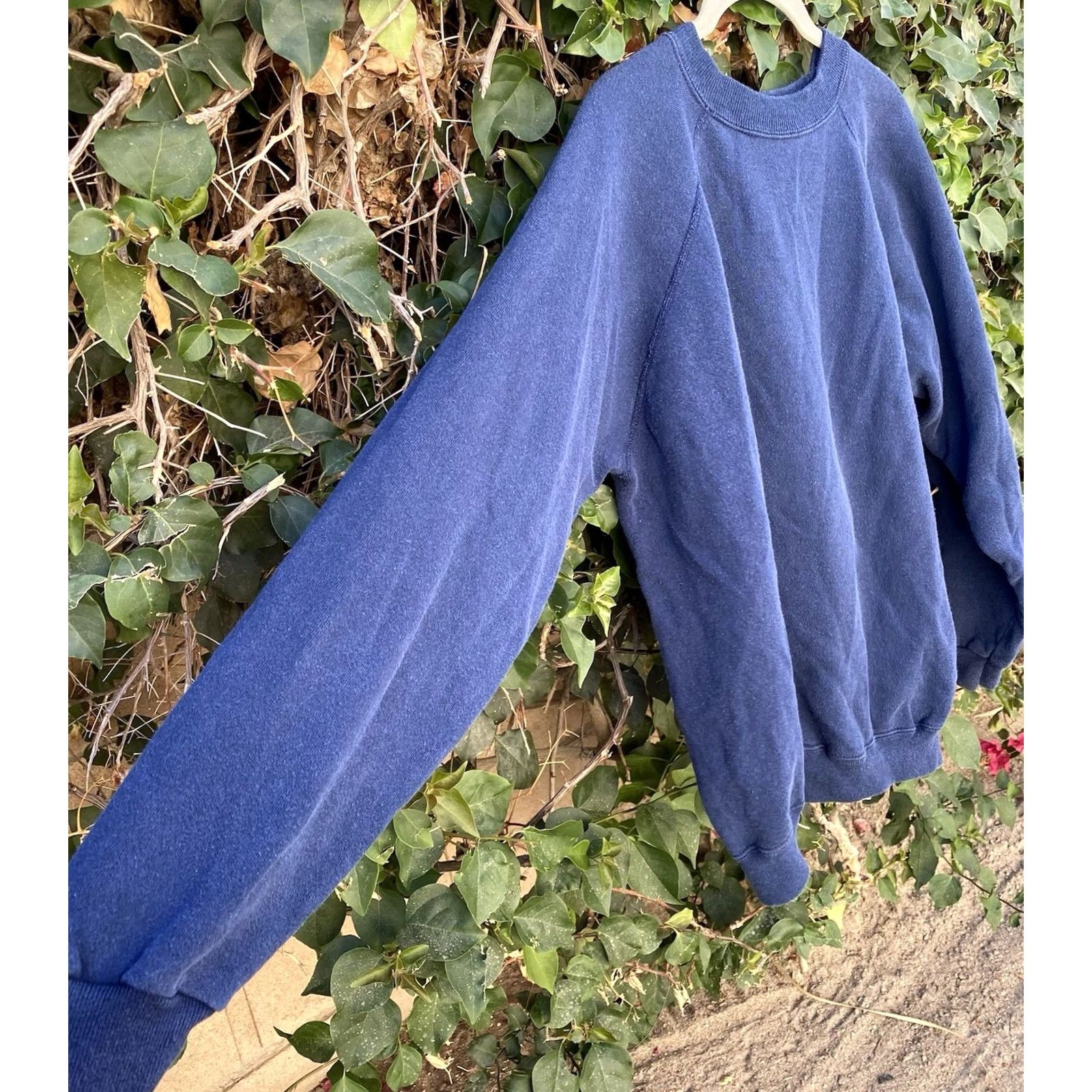 Hanes VINTAGE Hanes Sweatshirt Raglan Blue XL Men Pullover Raglan Sweatshirt Jumper Pullover Size US XL / EU 56 / 4 - 6 Thumbnail