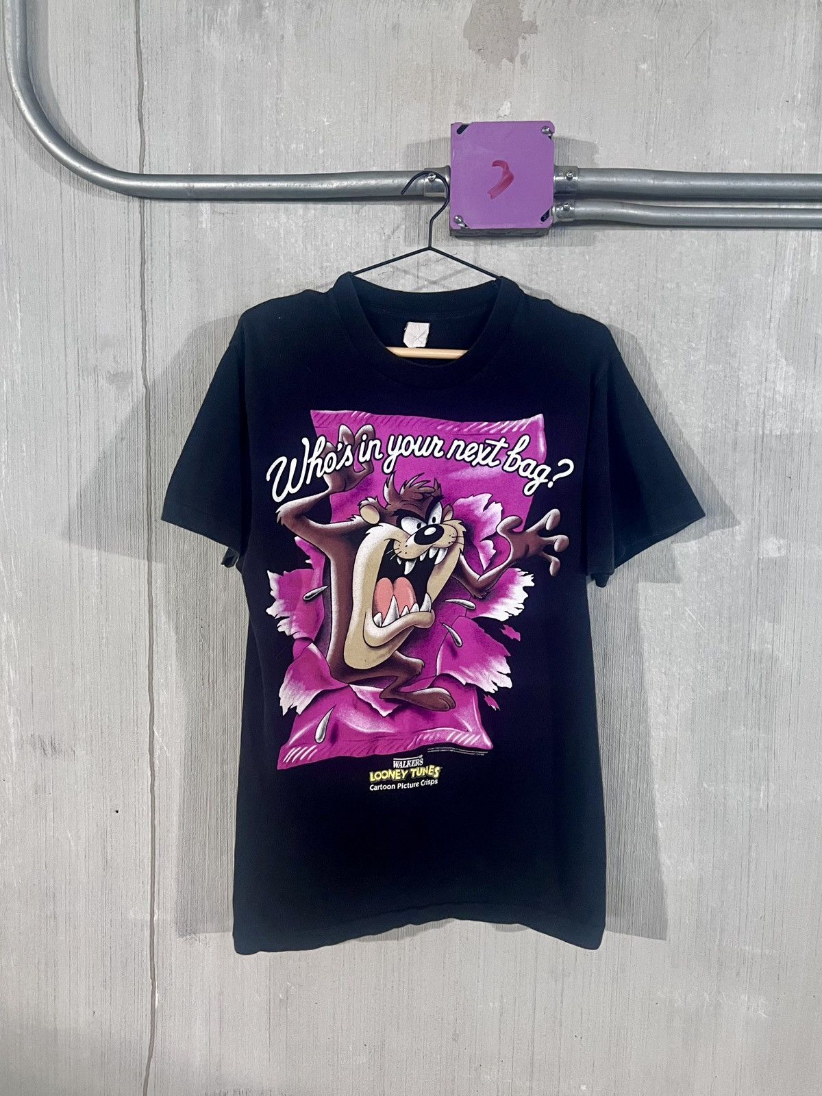 Other Vintage 90s Looney Tunes Taz “Who’s in Your Next Bag?” Tee Size US M / EU 48-50 / 2 - 1 Thumbnail