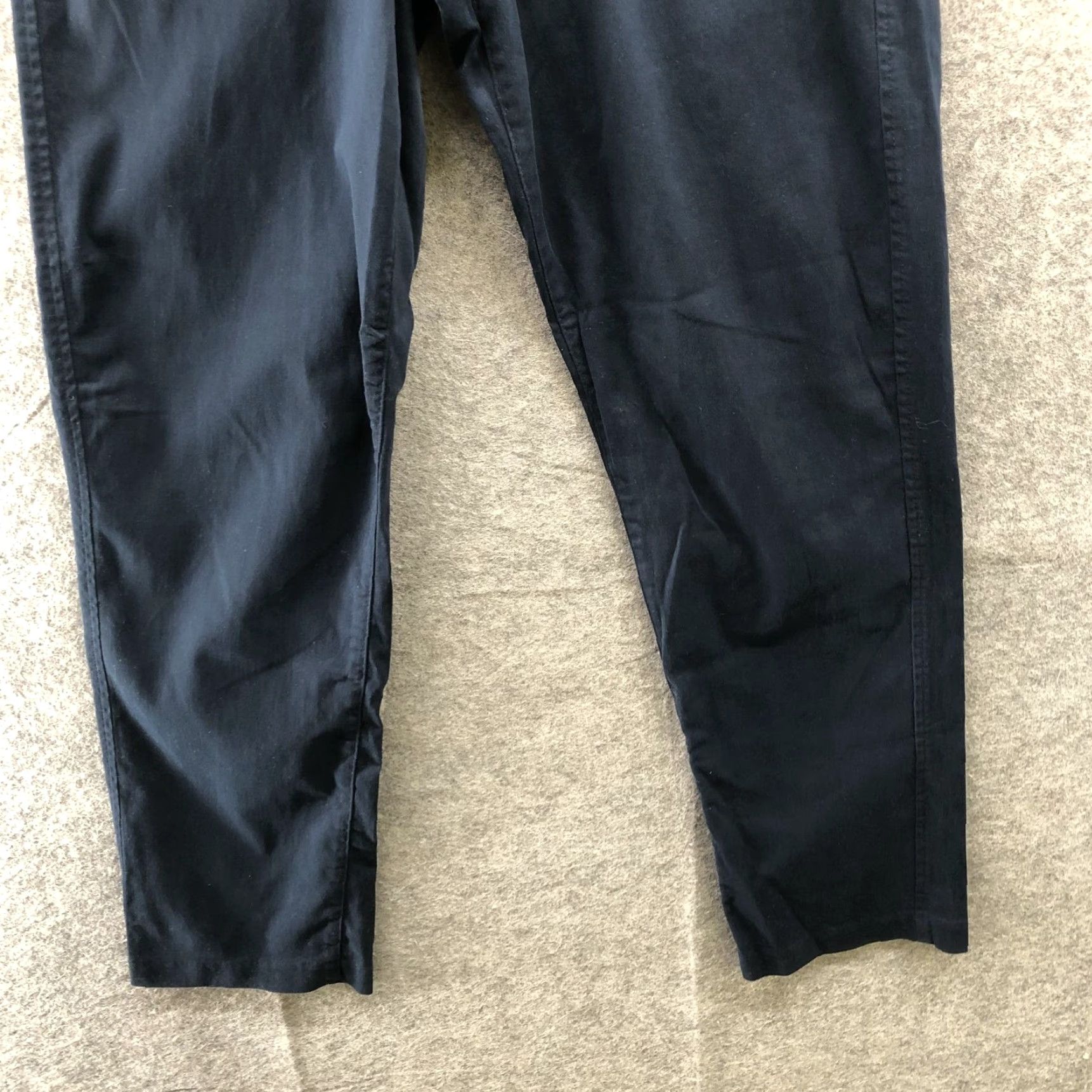 Abercrombie & Fitch VINTAGE Abercrombie & Fitch Stretch 90s Chino Pants Mens 29x30 Navy Cotton Blend Zip Pocket Slim Straight Men's Casual Workwear 90s Mens Size US 29 - 4 Thumbnail