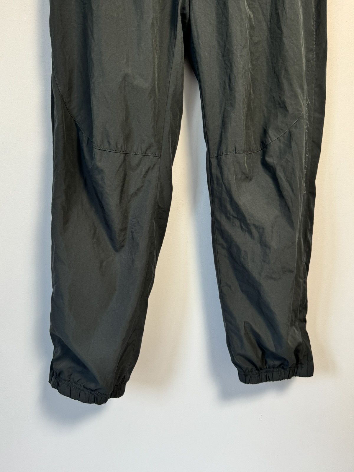 Nike Nike Vintage Nylon Pants Y2K style Hype 90’s Size US 32 / EU 48 - 3 Thumbnail