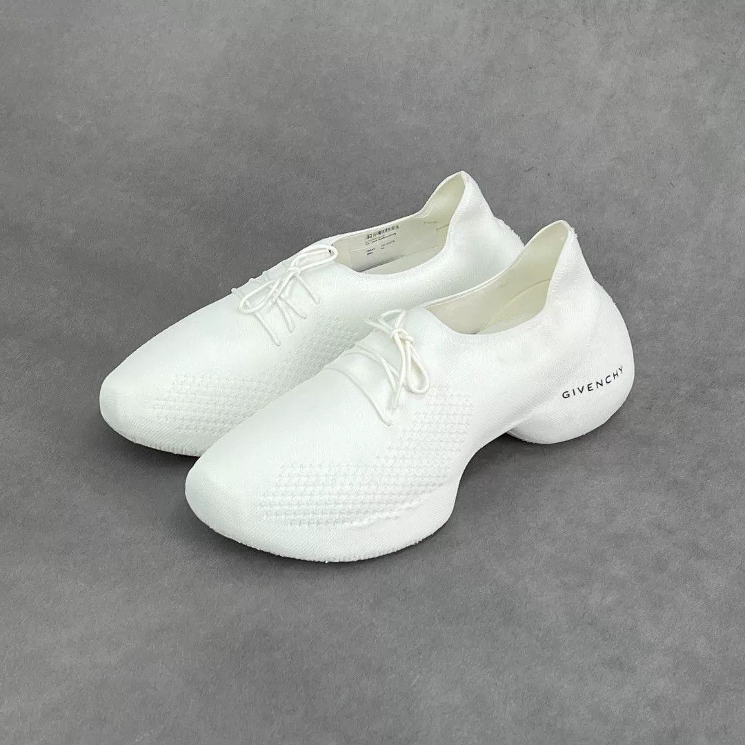 Givenchy Givenchy Retro Lowtop Sneakers 8 Men Size US 8 / EU 41 - 1 Thumbnail