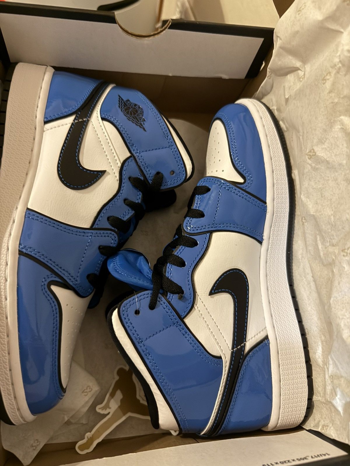 Jordan Brand × Nike Jordan 1 SE Mid Signal Blue Size 7Y Size US 7 / EU 40 - 8 Thumbnail