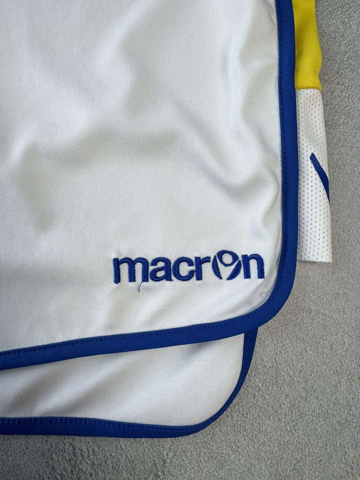 Macron Leeds United 2012 2013 Home Football Soccer Shorts Macron Size US 30 / EU 46 - 4 Thumbnail