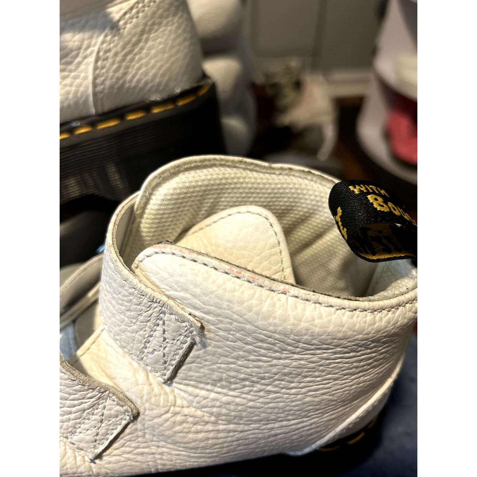 Dr. Martens Dr Martens White Devon Heart size 7/EU 38 Size US 7 / IT 37 - 3 Thumbnail