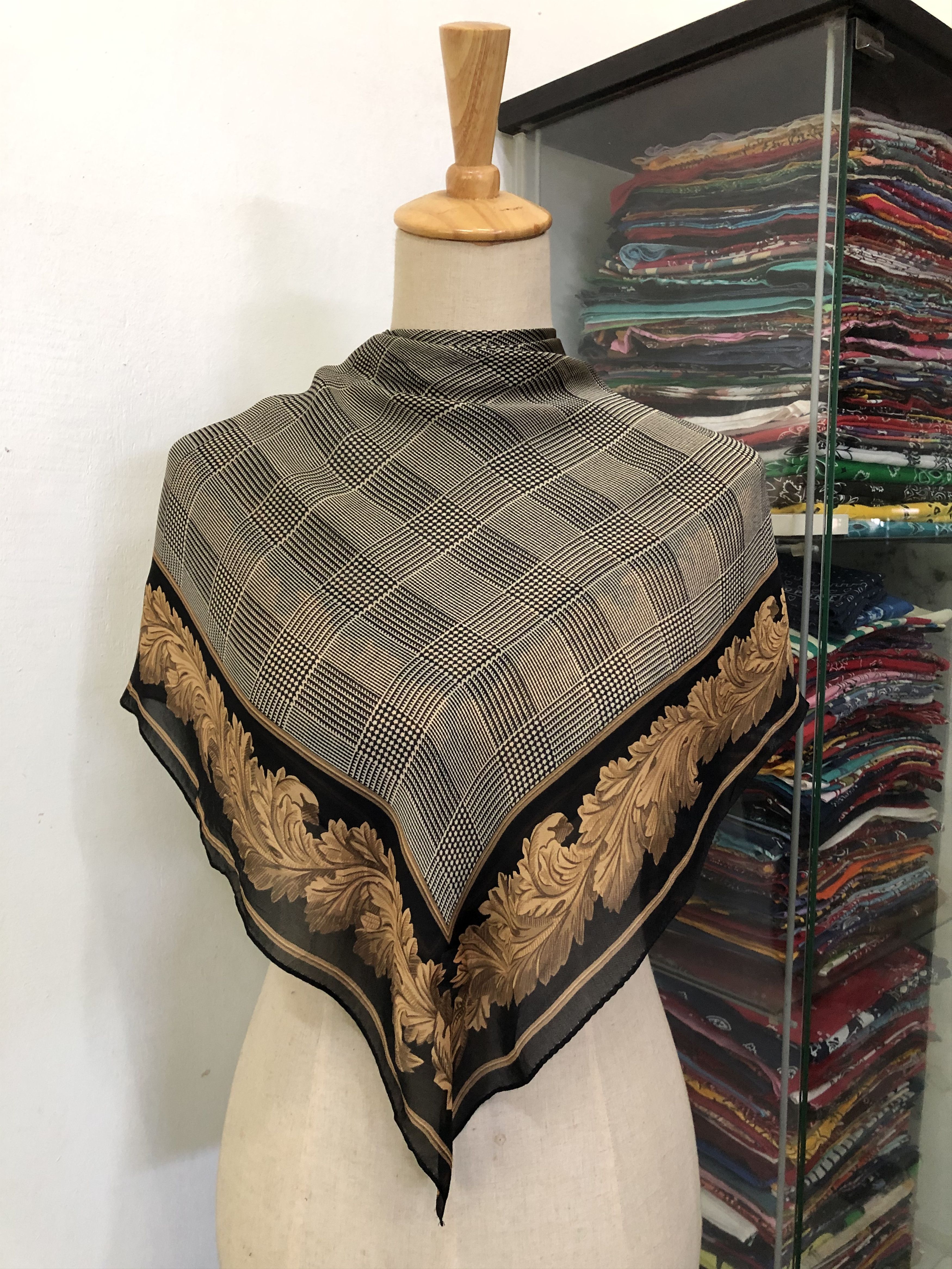 Vintage Vintage Silk Scarf Size ONE SIZE - 1 Thumbnail