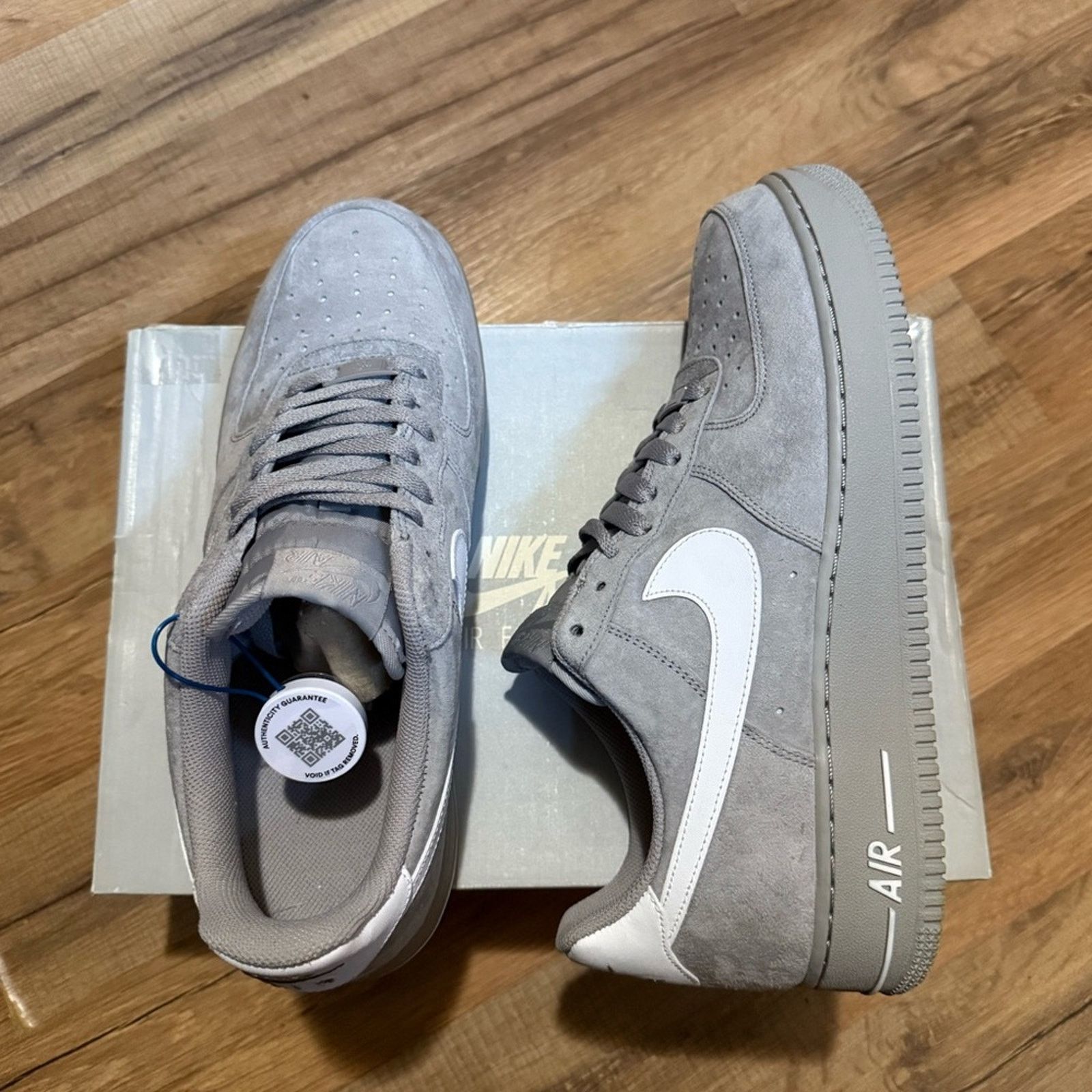 Nike 2011 Nike Air Force 1 Suede '07 'Medium Grey White' Size US 10 / EU 43 - 2 Thumbnail