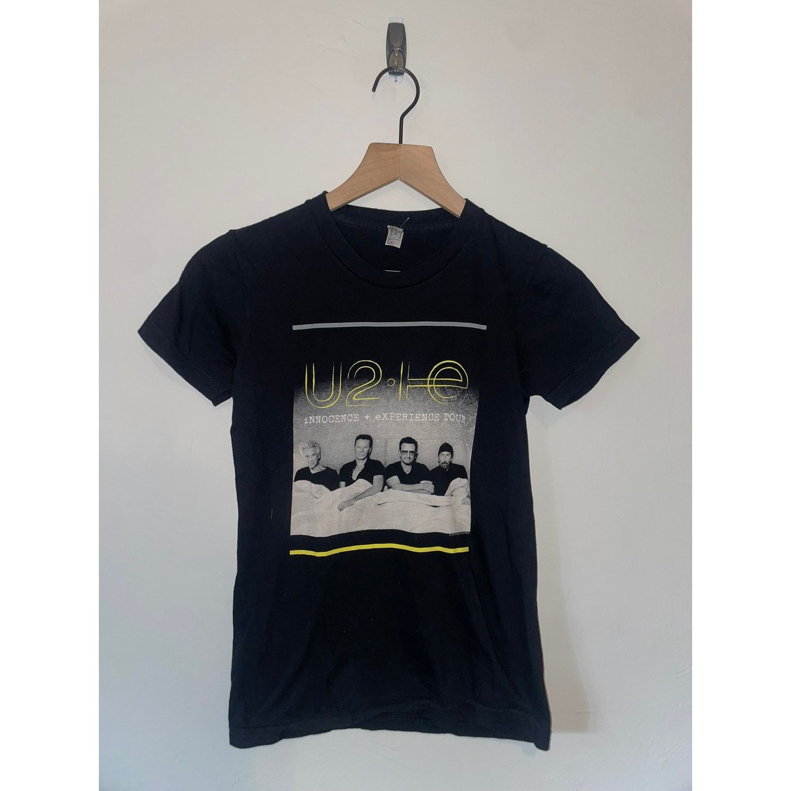 Band Tees Womens U2 Tour Shirt IE Innoccence Concert Tee M 2015 Medium Size M / US 6-8 / IT 42-44 - 1 Thumbnail
