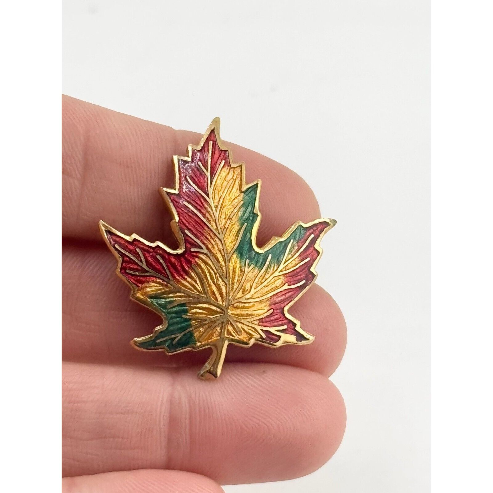 Vintage Vintage Guilloche enamel maple leaf brooch pin Size ONE SIZE - 3 Thumbnail