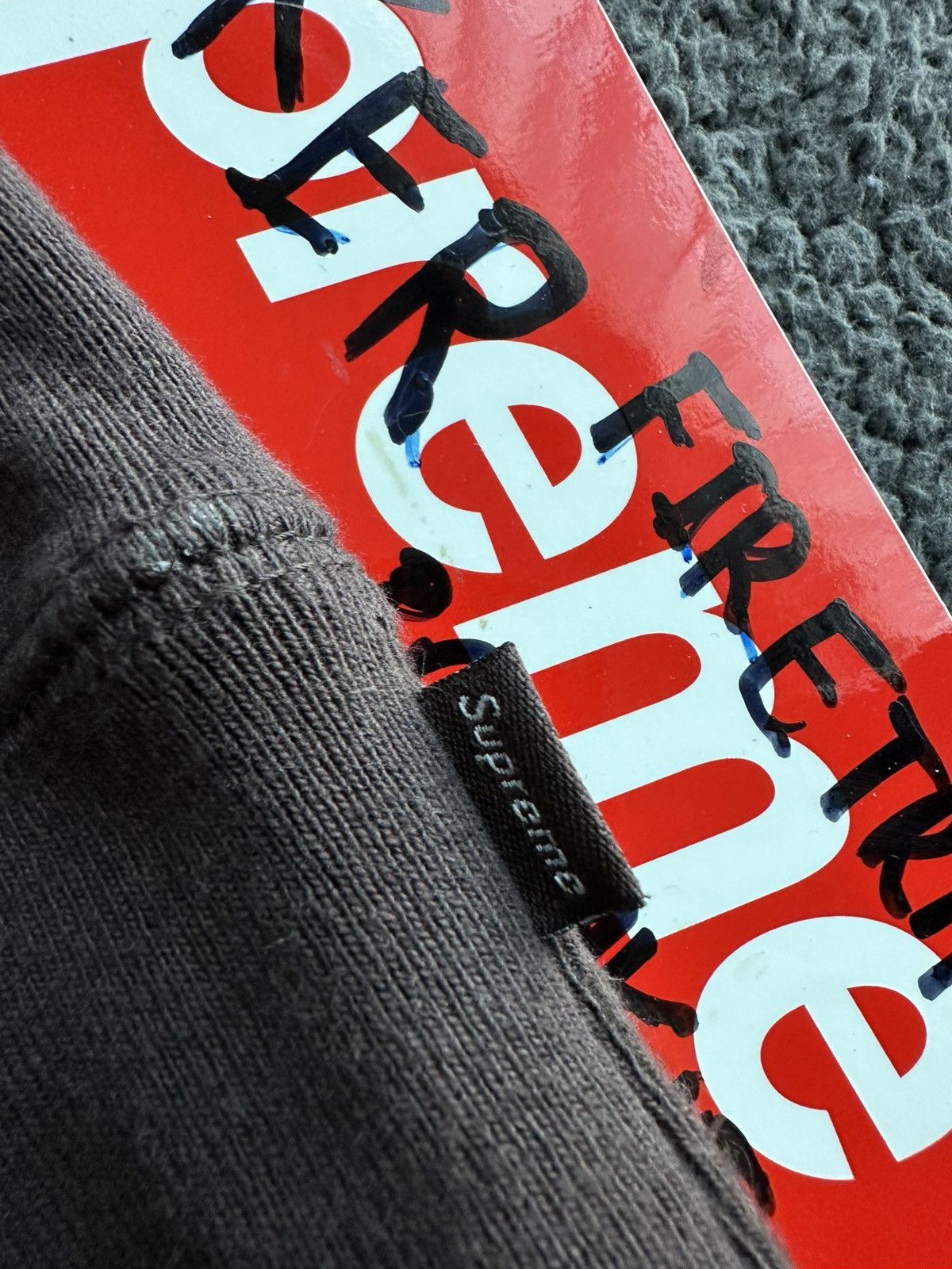 Supreme Supreme Brown Bogo 2021 Hoodie used 9/10 XL Size US XL / EU 56 / 4 - 8 Thumbnail