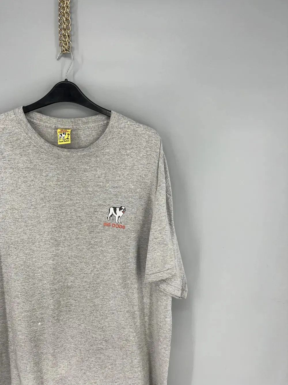 Vintage vintage Big Dogs 2005 Football Graphic Print Tee Shirt Size US XXL / EU 58 / 5 - 4 Thumbnail
