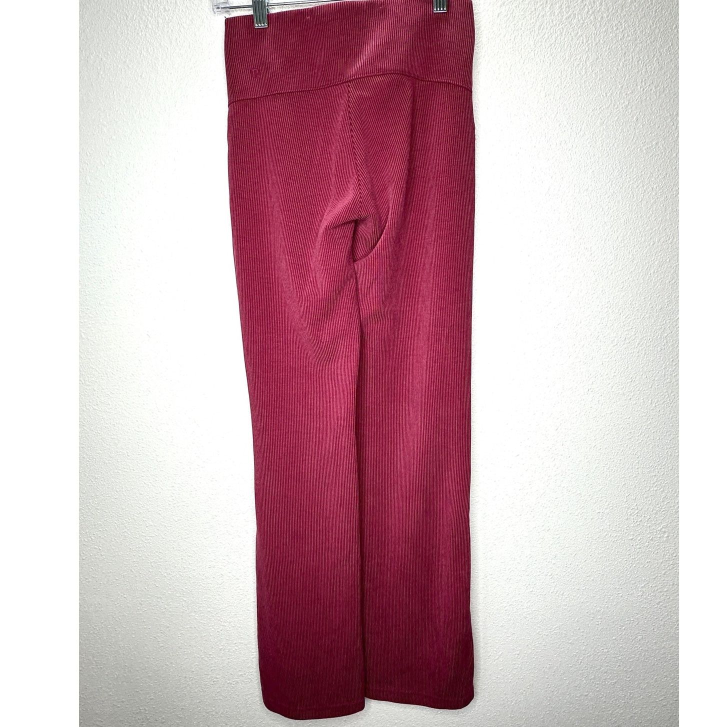 Lululemon Lululemon Dark Pink Softstreme Ribbed Zip Flared Pant 4 Size 27" / US 4 / IT 40 - 8 Thumbnail