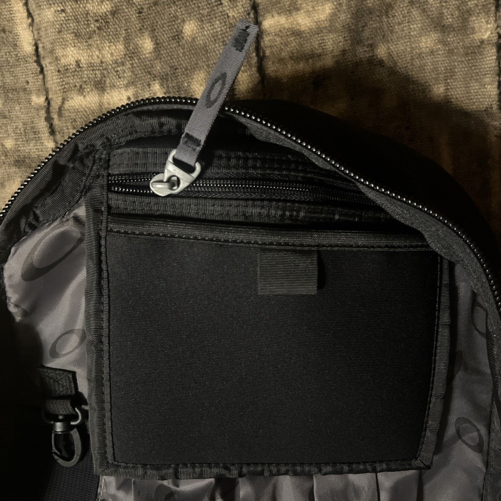 Oakley Oakley Vintage Tactical Snow Backpack Black Snowboard Pack Size ONE SIZE - 18 Thumbnail