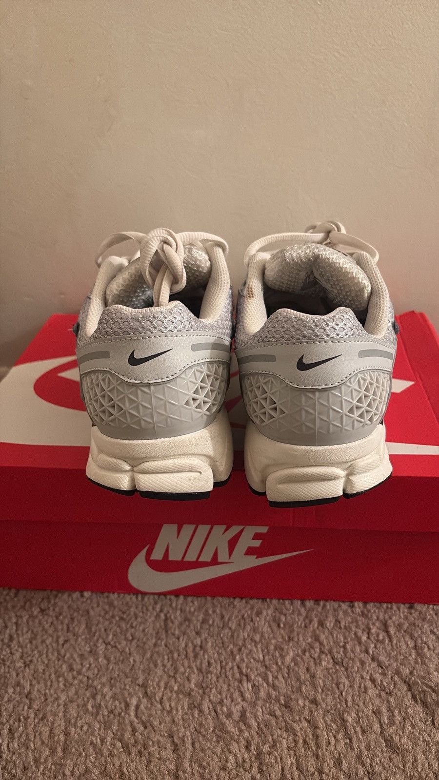 Nike Nike zoom vomero 5 Size US 8 / EU 41 - 4 Thumbnail