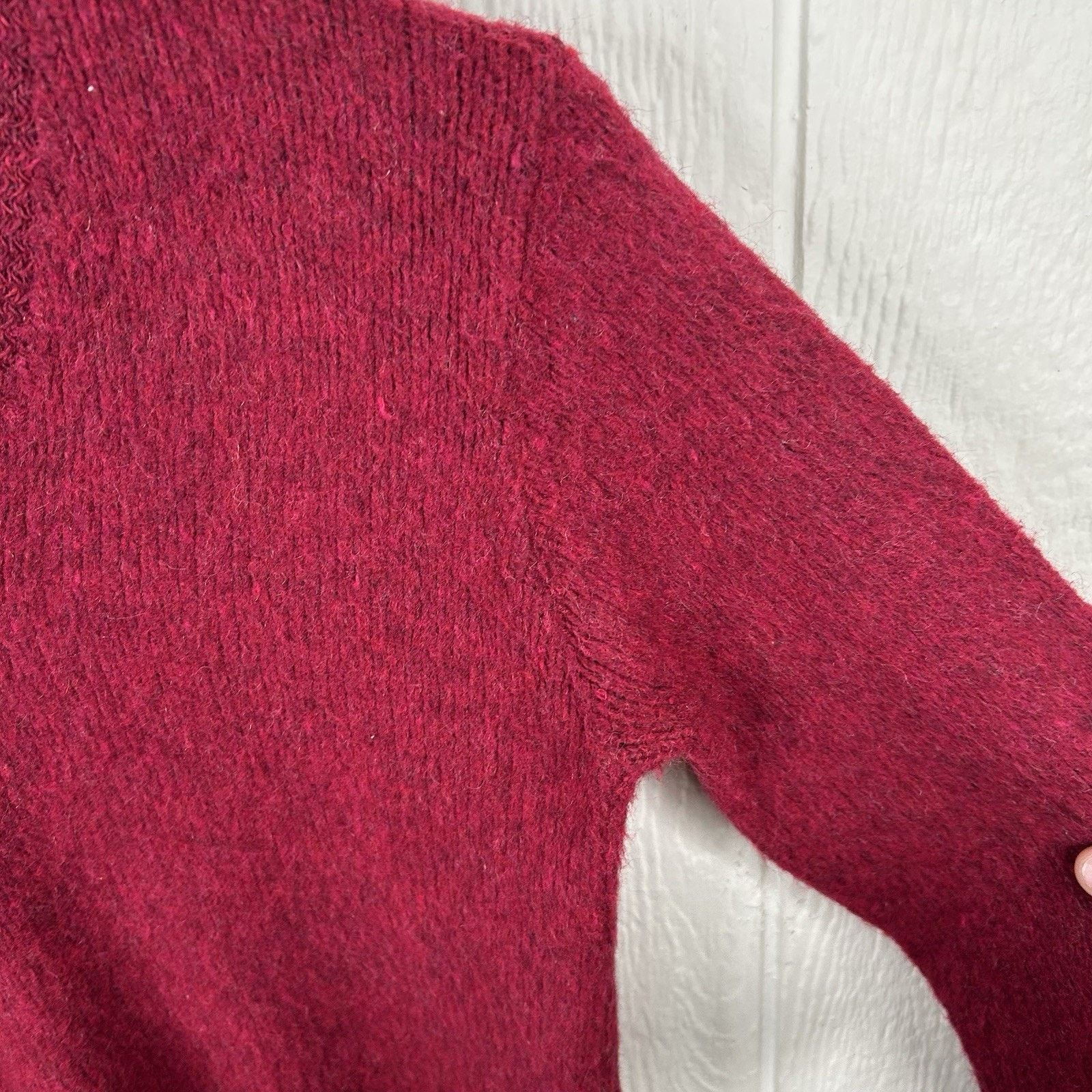 & Other Stories Vintage 80’s Red V-Neck Wool Sweater Medium Size US M / EU 48-50 / 2 - 4 Thumbnail