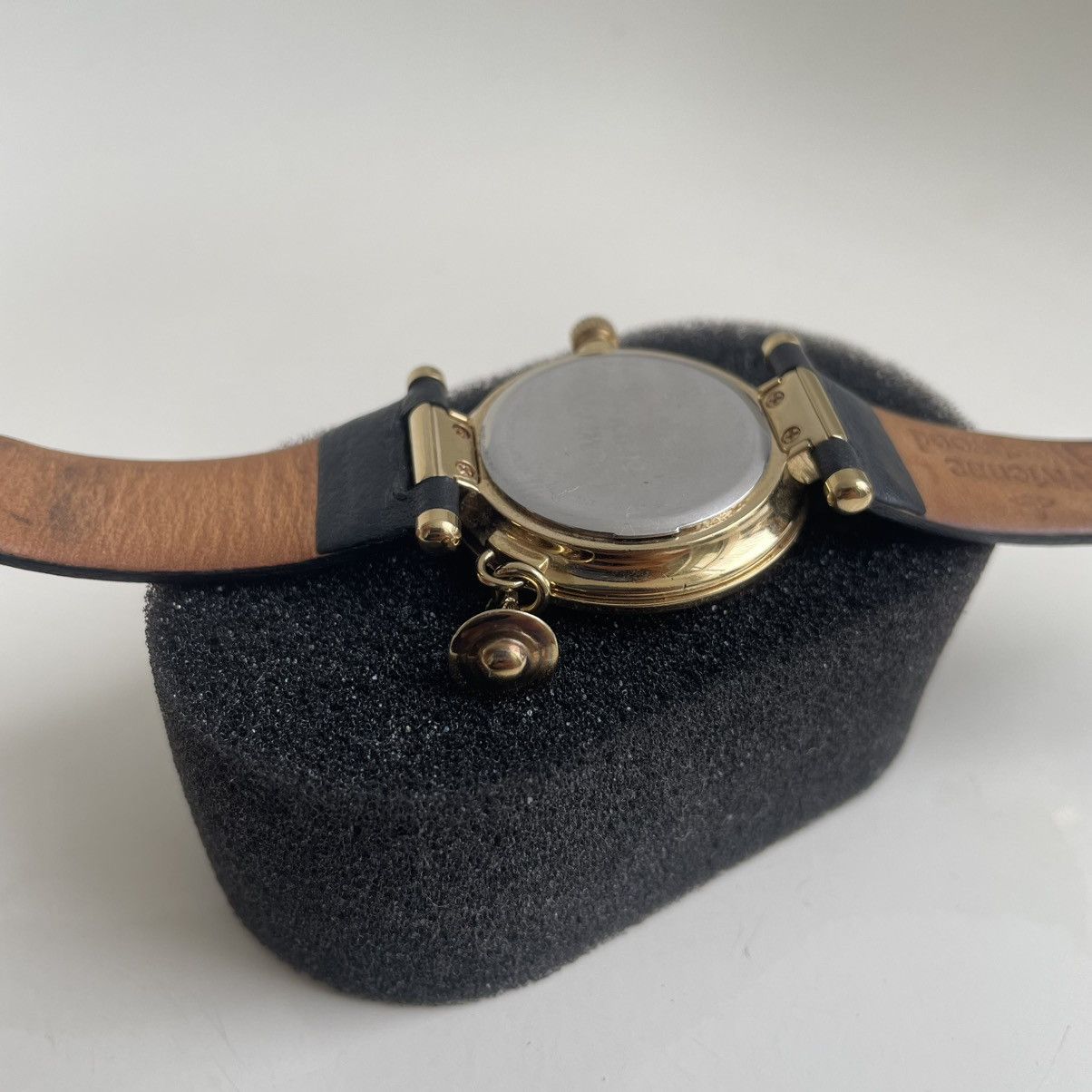 Vivienne Westwood Vivienne Westwood ORB with Gold Tone Round Case Watches Size ONE SIZE - 9 Thumbnail