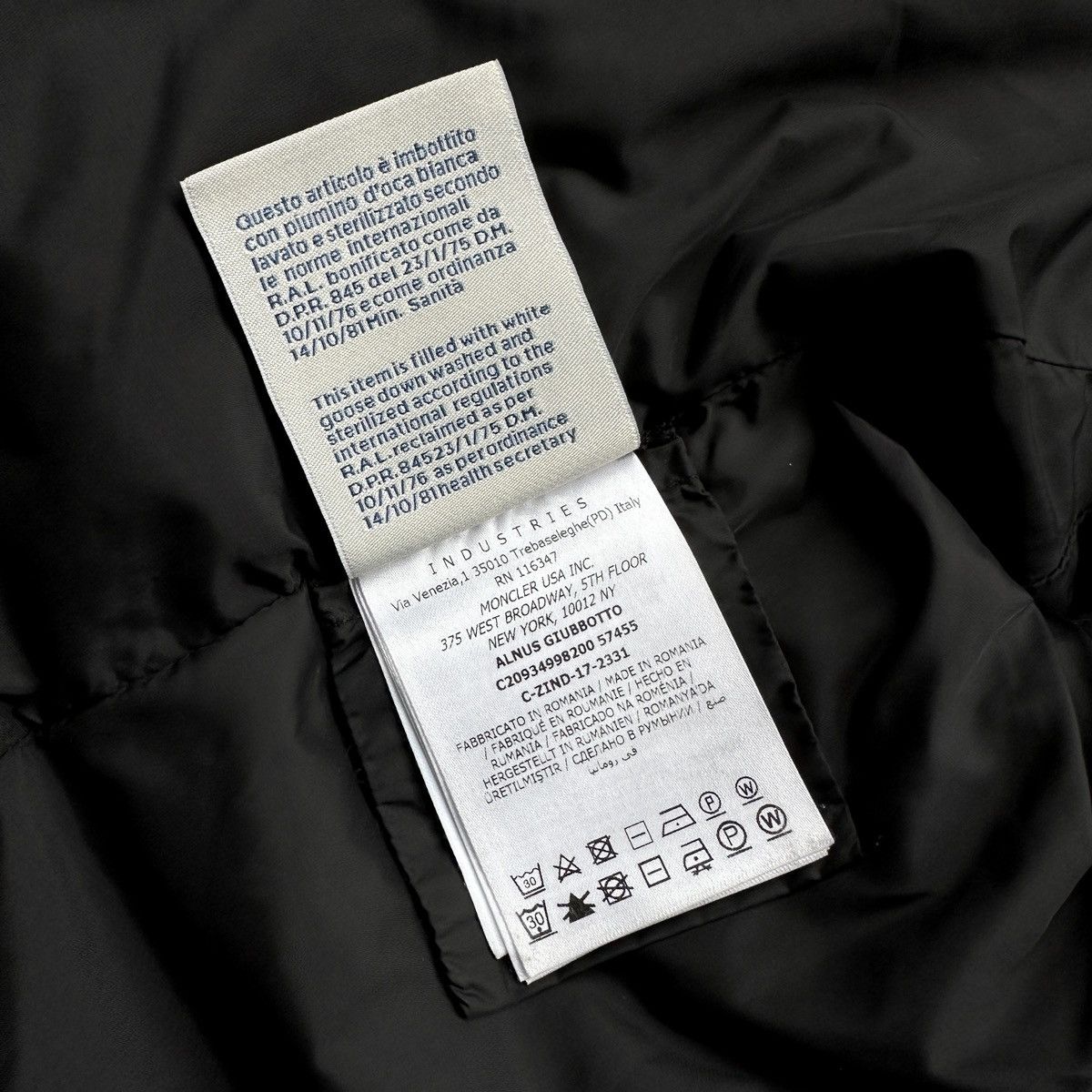 Moncler Moncler Alnus Down Long Jacket Black Size: 1 (S) RRP - 950$ Size S / US 4 / IT 40 - 22 Thumbnail