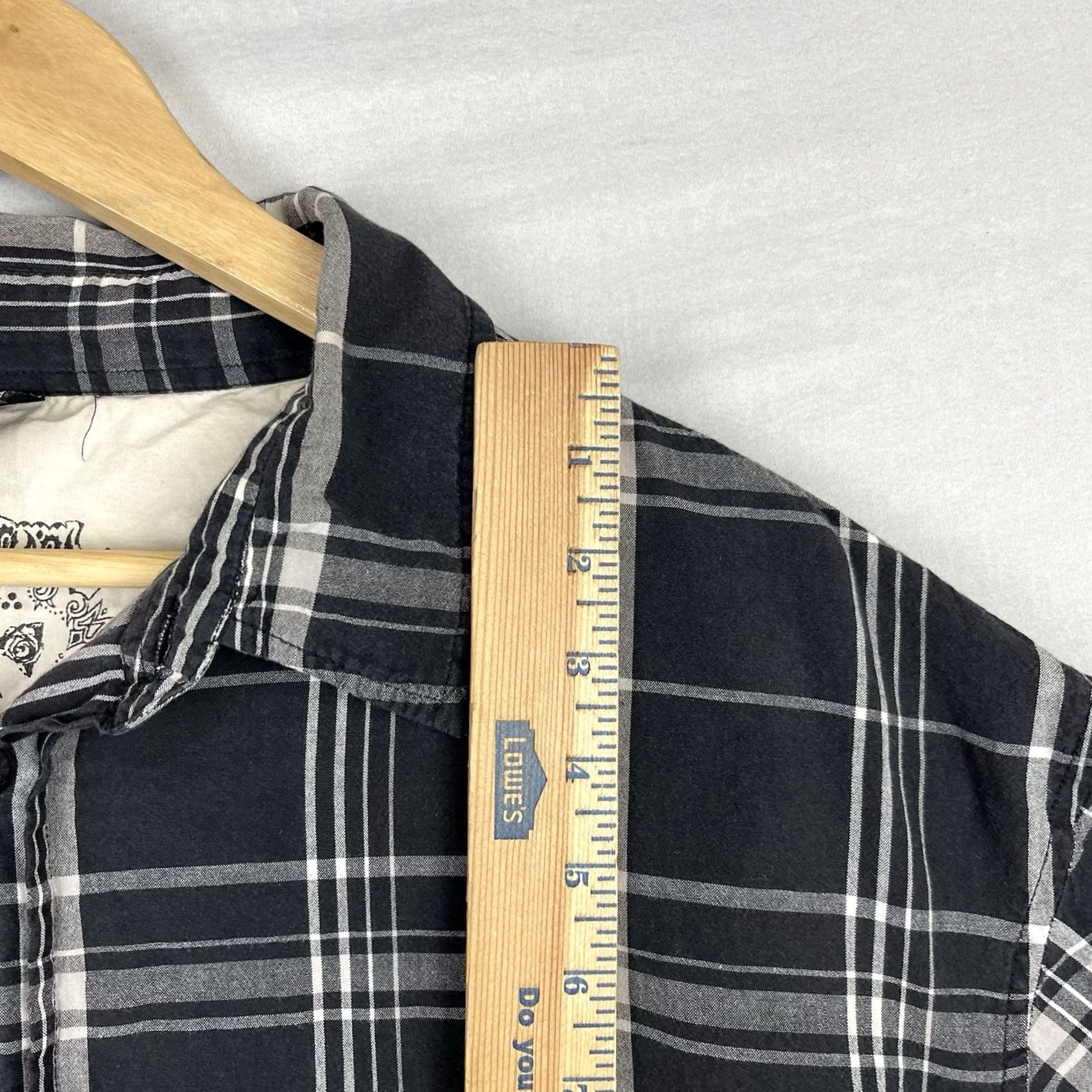 Vintage Joker Shirt Mens 3XL Black Button Up Plaid Pocket Streetwear Cholo Chicano Vintage Casual Workwear Shirt Mens 3XL Black Plaid Pocket Button-Up Shirt Size US XXL / EU 58 / 5 - 7 Thumbnail