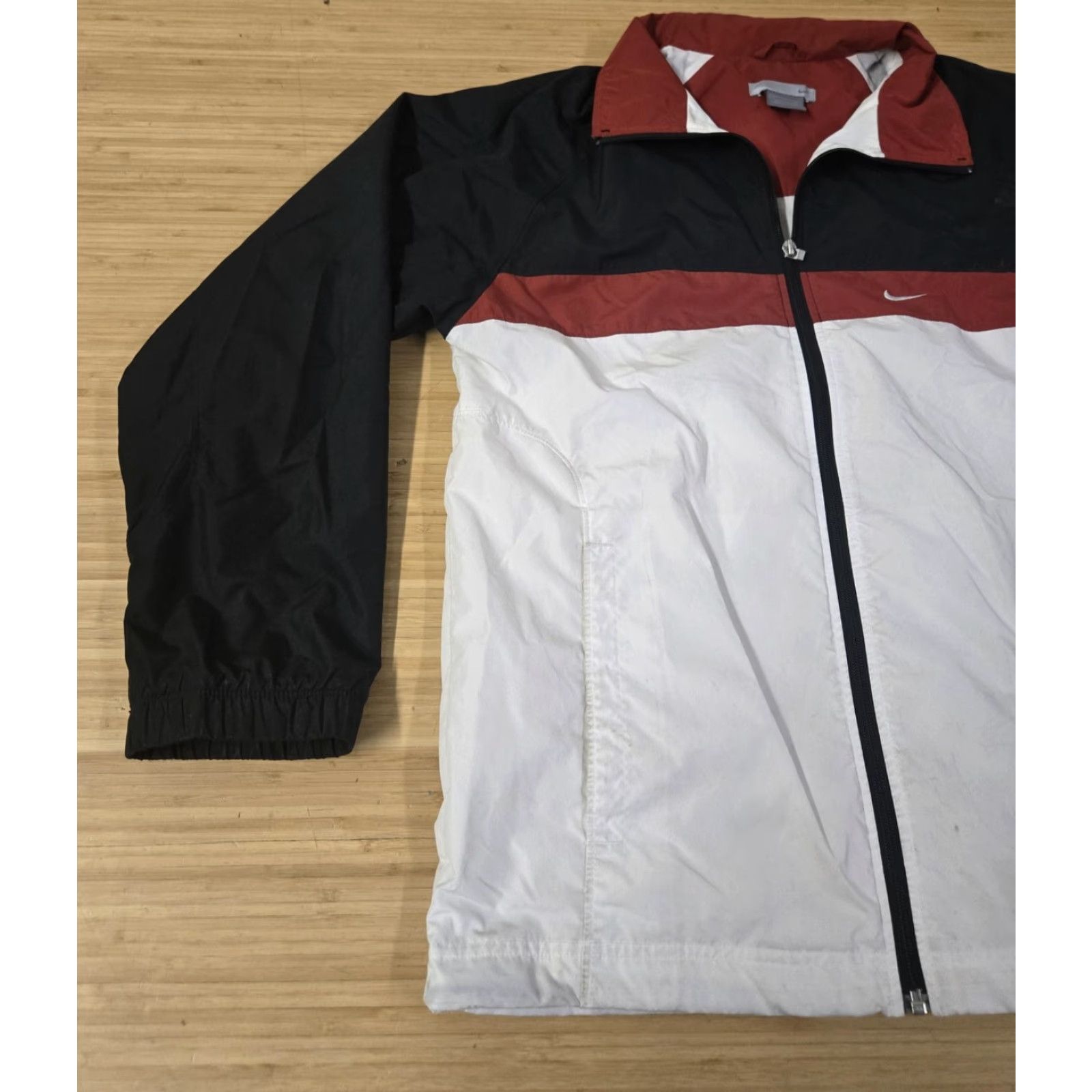 Nike Nike Jacket Mens Small Black Red White Windbreaker Full Zip Back Logo Size US S / EU 44-46 / 1 - 3 Thumbnail