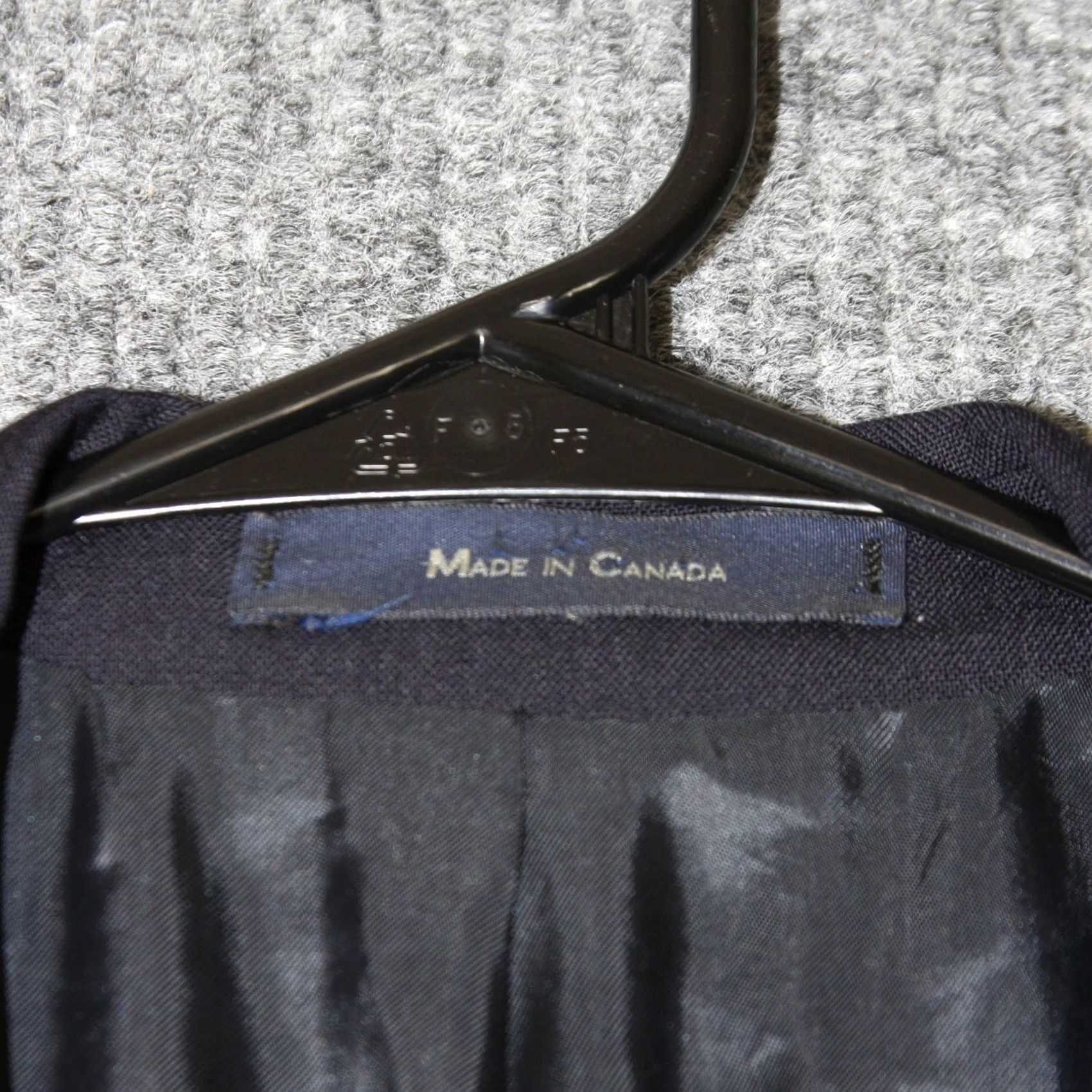 Ralph Lauren VINTAGE Chaps Ralph Lauren Blazer Mens 46R Navy Blue Wool Gold Button Sport Coat Size 46R - 3 Thumbnail