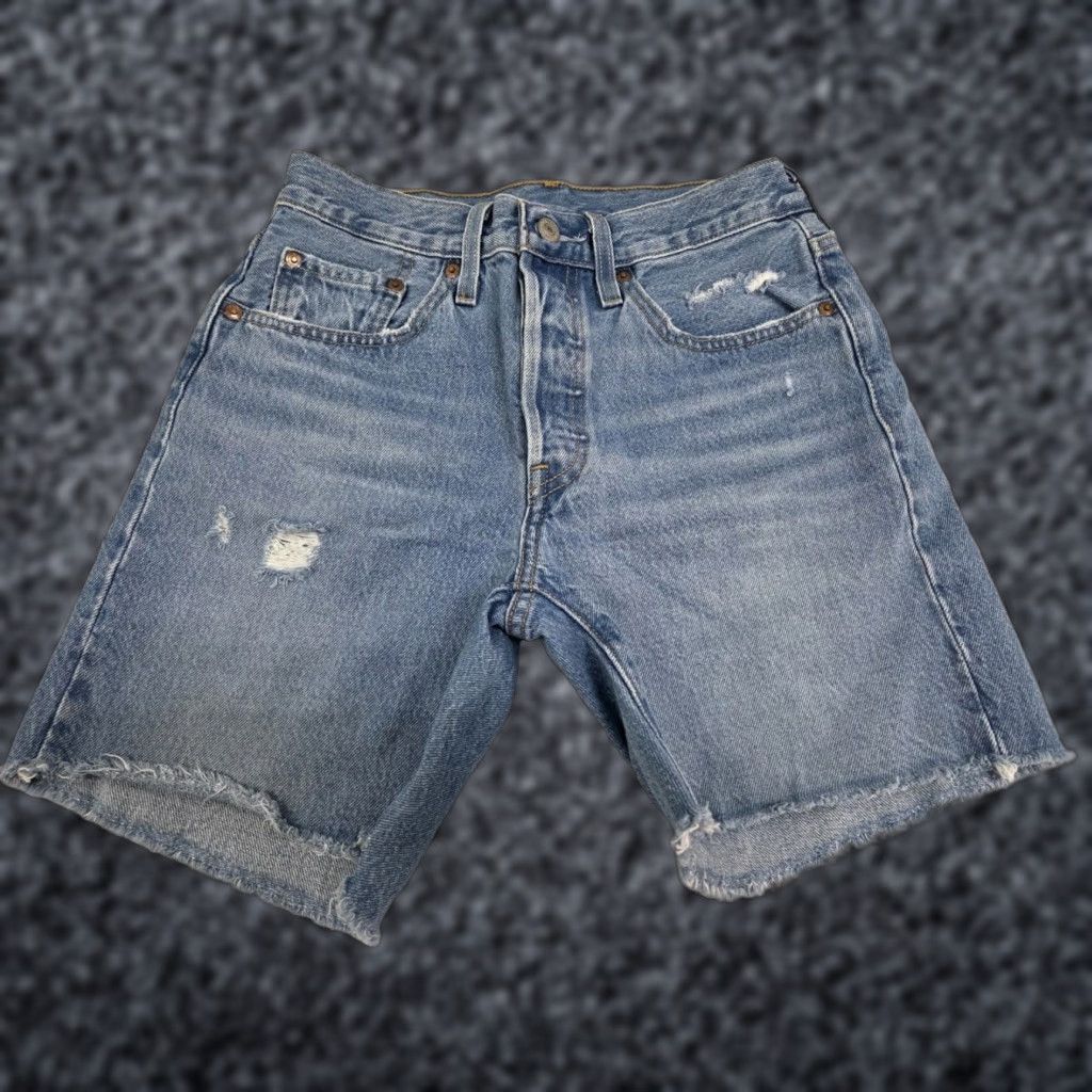Levi's VINTAGE Levi’s 501 Womens Button Fly Shorts Blue Distressed Raw Hem 26 Regular 6 In Denim 100% Cotton Womens Jeans Size 26" / US 2 / IT 38 - 1 Thumbnail