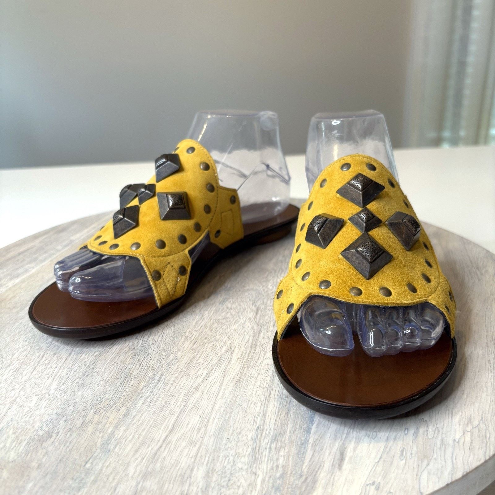 Robert Clergerie Robert Clergerie Yellow Suede Sandals Women’s Size 7.5 Size US 7.5 / IT 37.5 - 3 Thumbnail