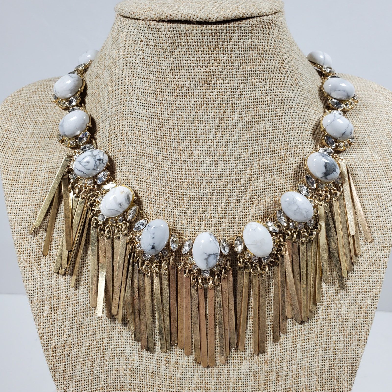 The Unbranded Brand Statement Necklace Marbled Beads Gold Tone Fringe 17 Inch Size ONE SIZE - 1 Thumbnail