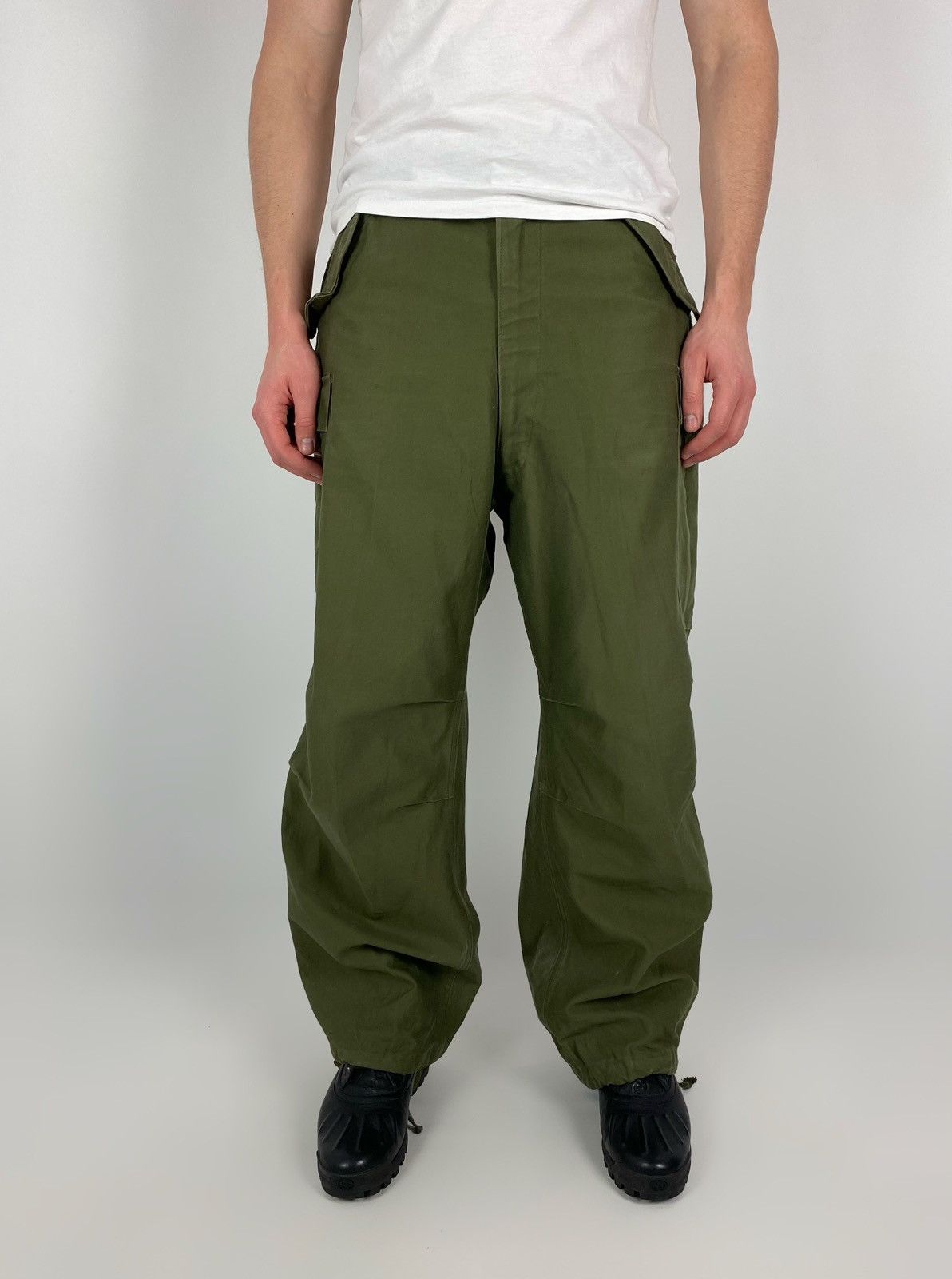 Vintage 1950’s Vintage US Army M-1951 Cargo Shell Field Trousers M Size US 34 / EU 50 - 1 Thumbnail