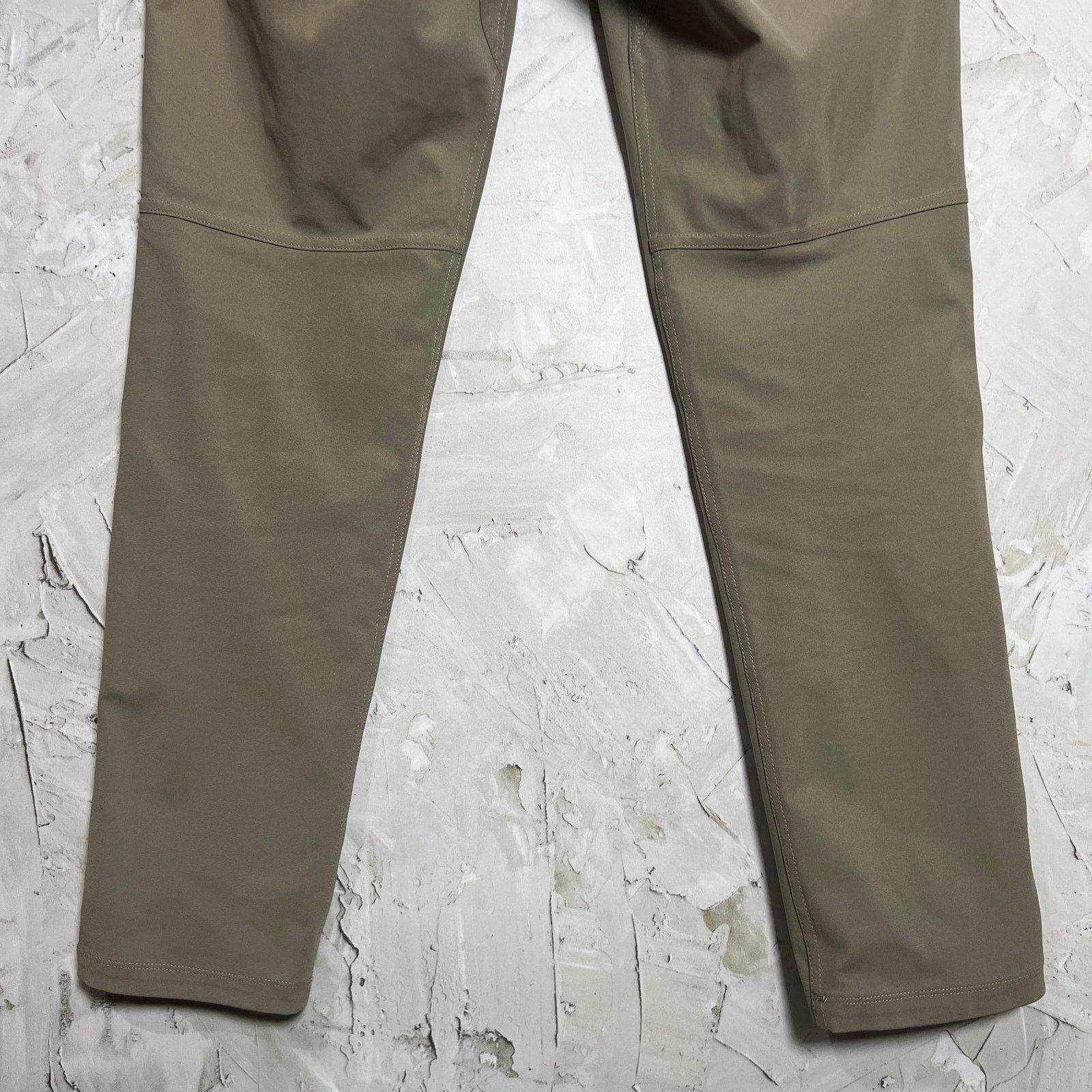 Lululemon Lululemon ABC Slim Fit Chino Grey Sage 5-Pocket 30x29 Size US 30 / EU 46 - 11 Thumbnail
