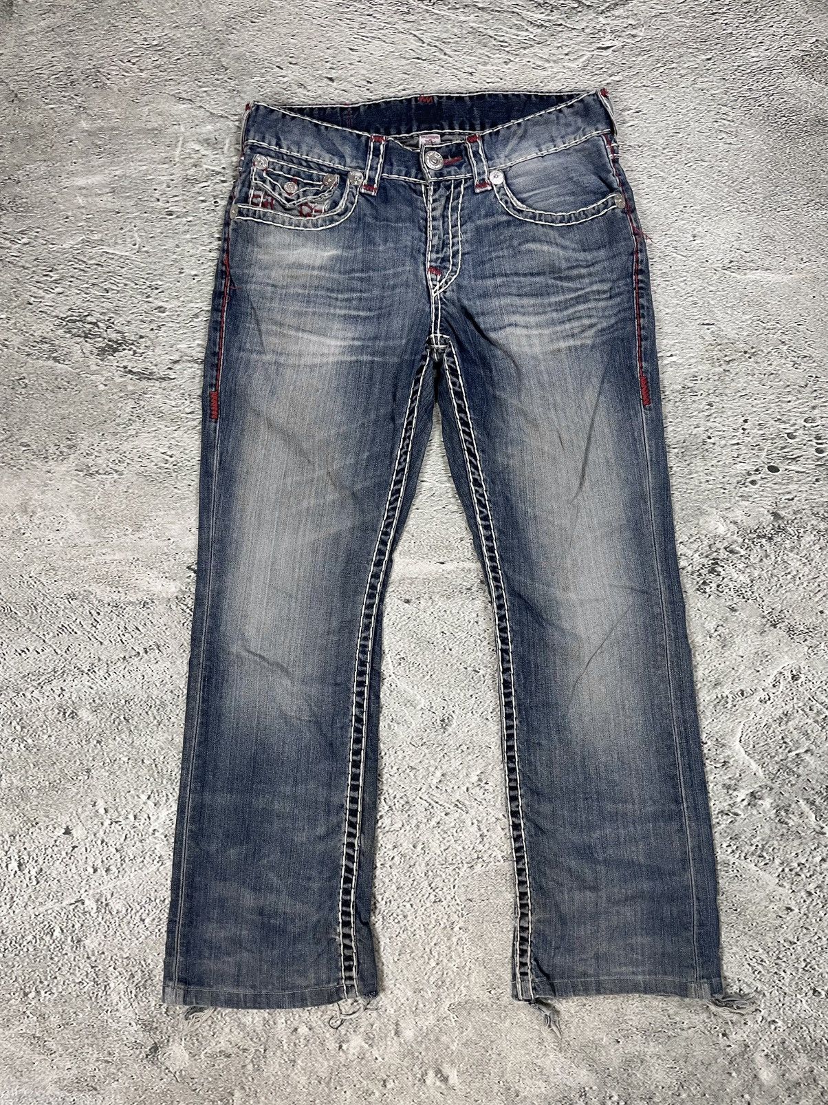 True Religion True Religion blue jeans white red thick stitching straight Size US 32 / EU 48 - 2 Thumbnail