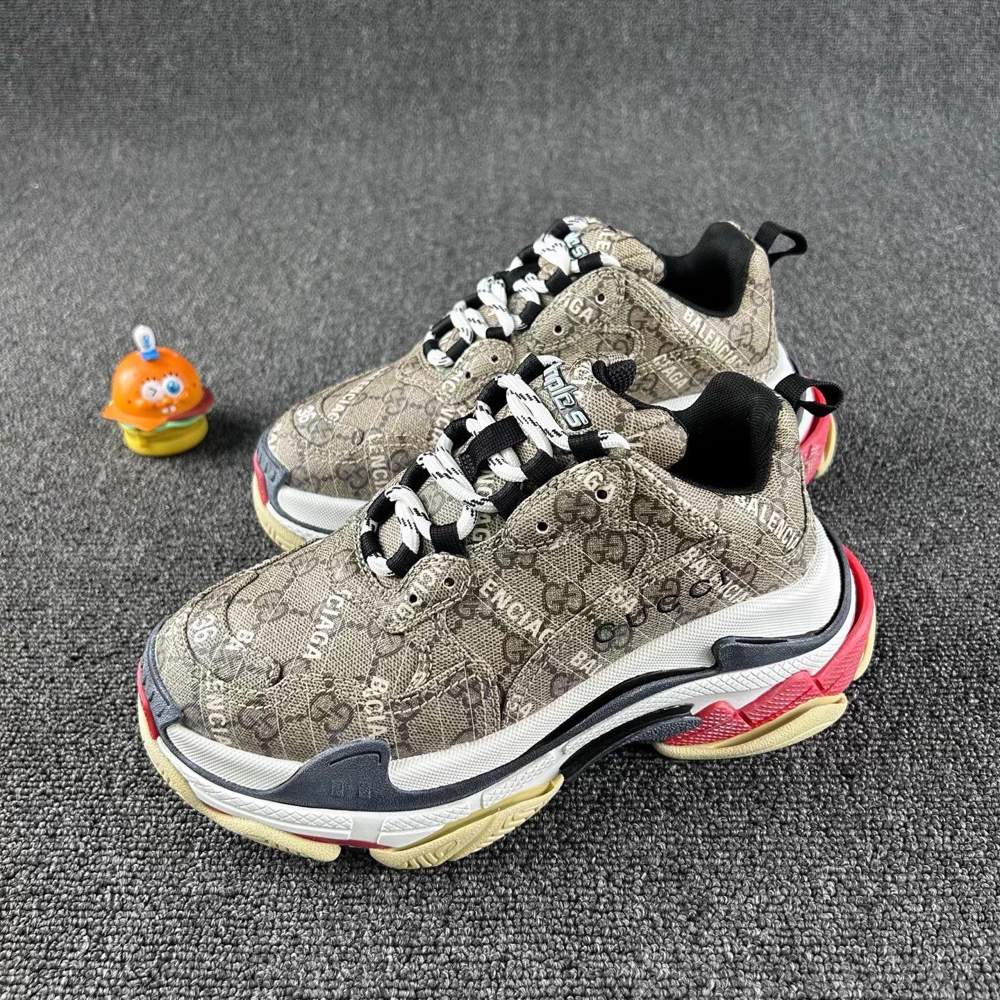 Balenciaga Style: Balenciaga Triples all-over print Size US 5.5 / IT 35.5 - 5 Thumbnail