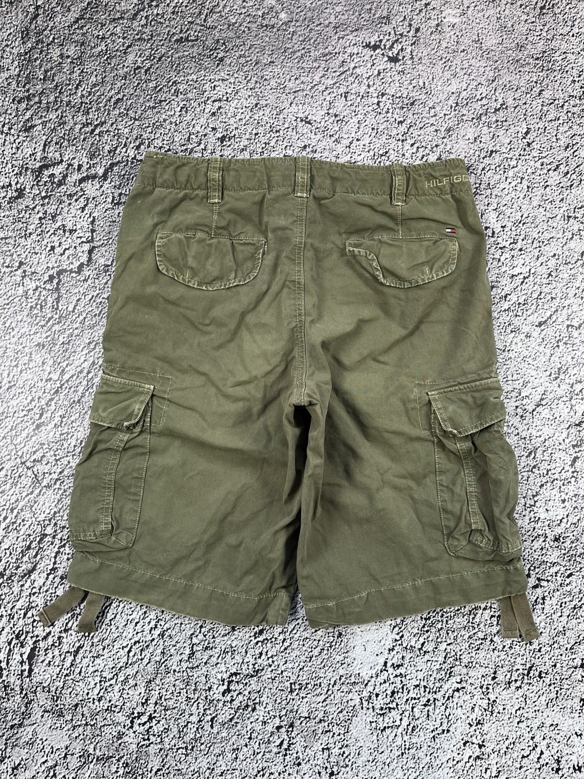 Tommy Hilfiger Vintage Tommy Hilfiger Cargo Shorts size 30 Size US 30 / EU 46 - 6 Thumbnail