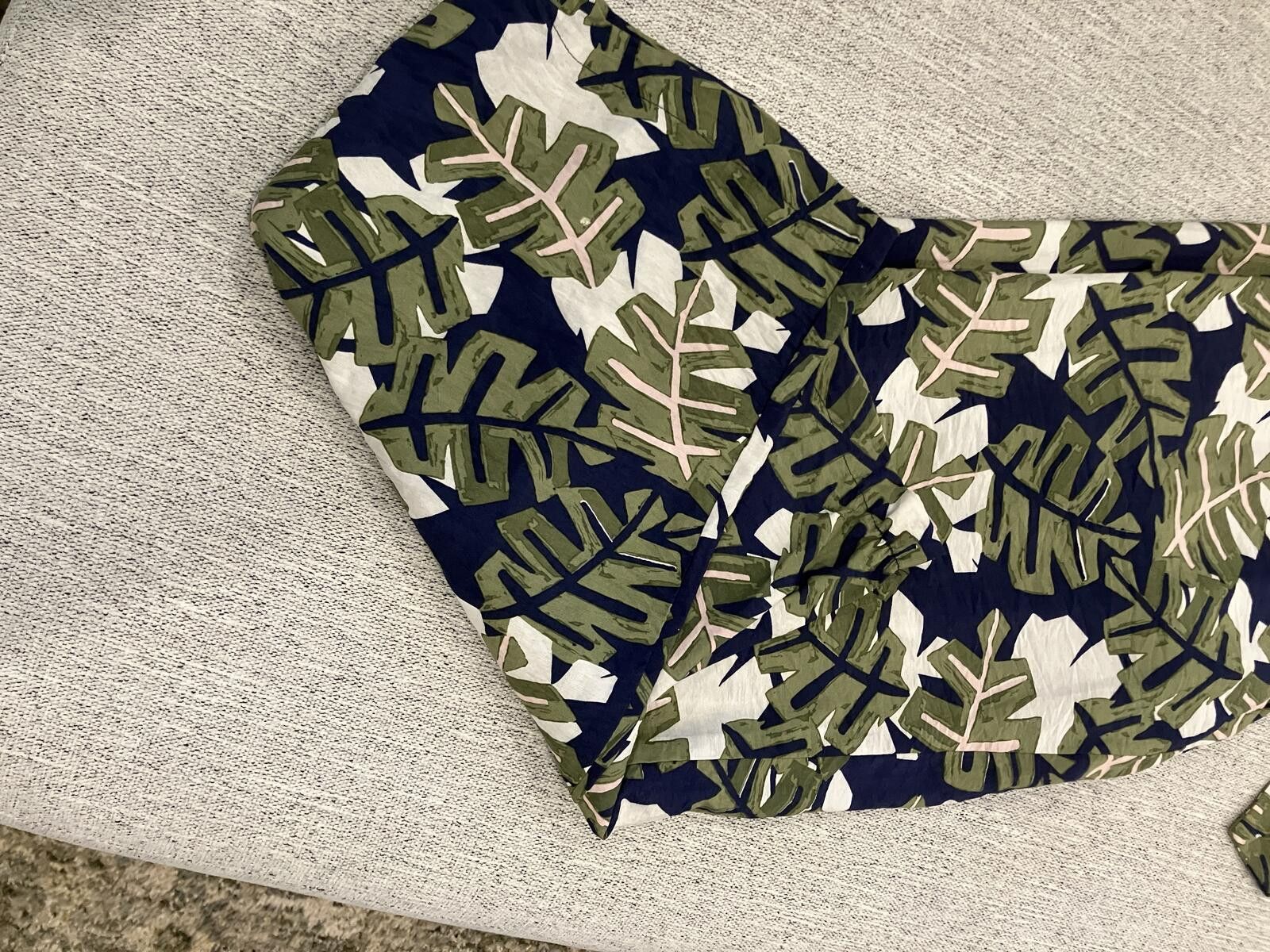 Other NWT Leaf Print Short Sleeve Jumpsuit with Belt Size 28" / US 6 / IT 42 - 12 Thumbnail