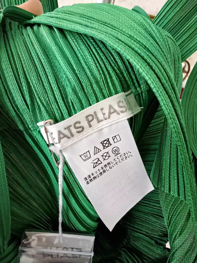 Issey Miyake Issey Miyake size:3 Green pleated dress Size S / US 4 / IT 40 - 5 Thumbnail