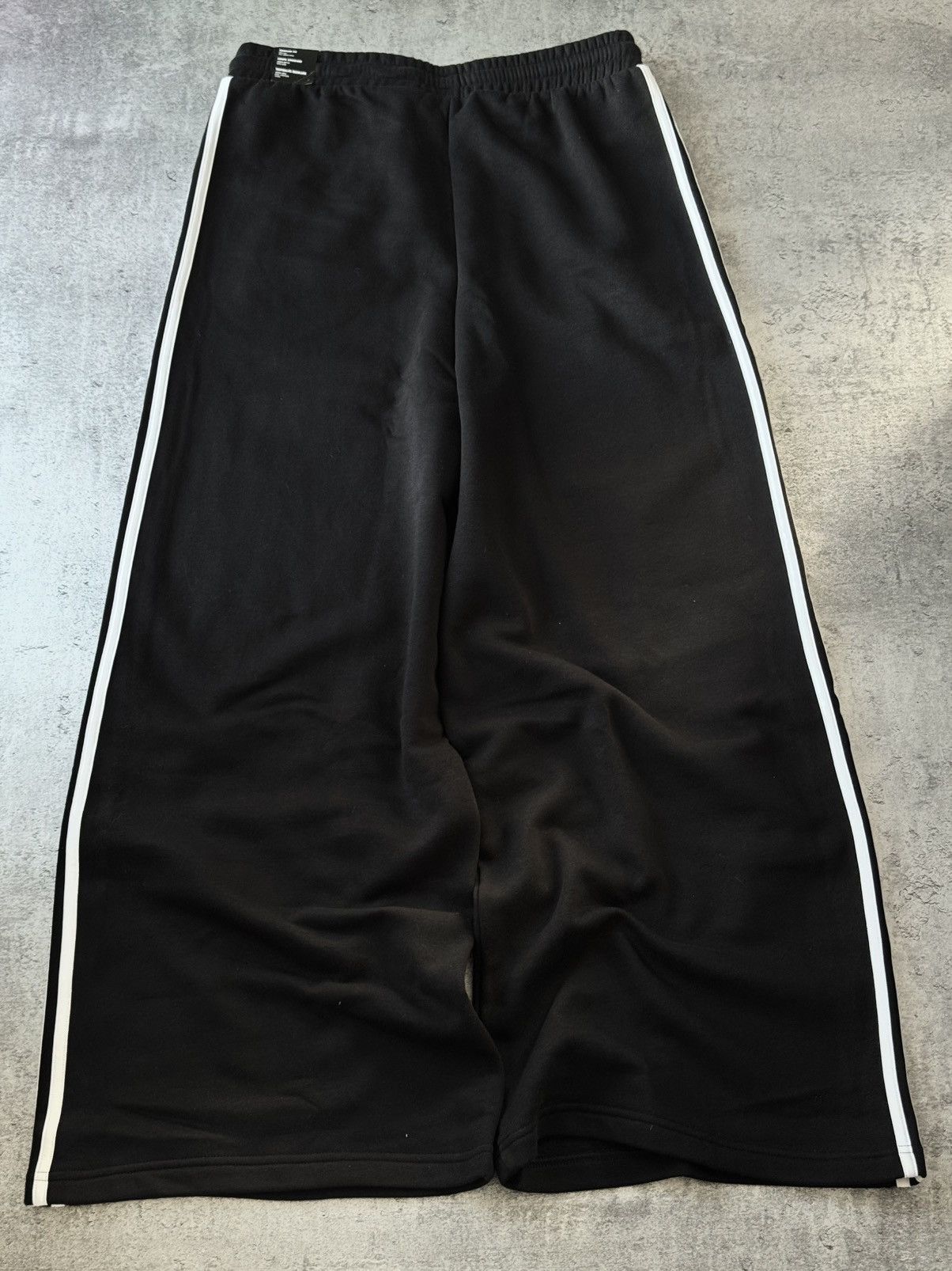 Adidas Unisex Adidas Balenciaga Style baggy Cotton Track Sweatpants Size US 33 - 3 Thumbnail