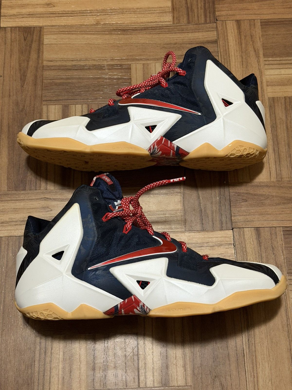 Nike Nike LeBron 11 Independence Day Size US 10.5 / EU 43-44 - 1 Thumbnail