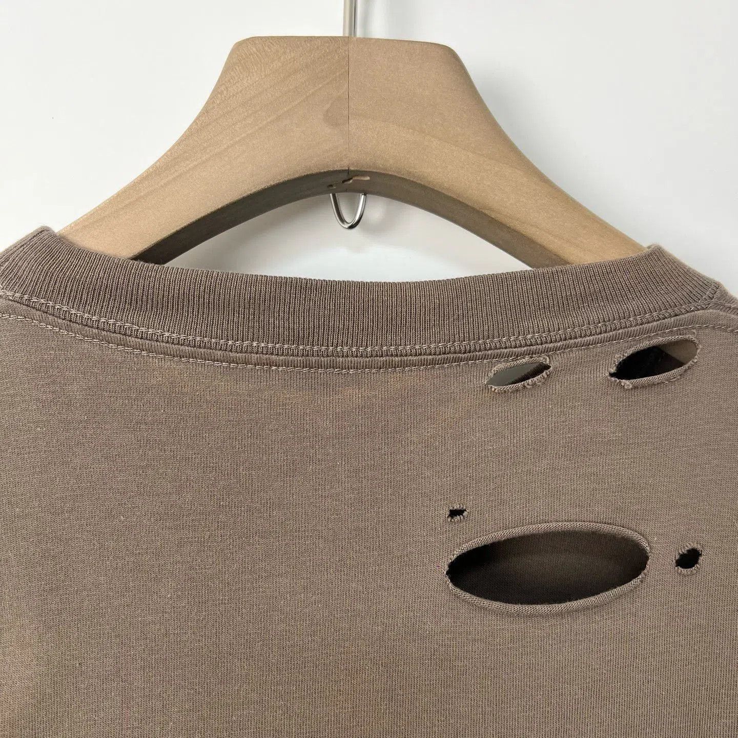 Balenciaga Balenciaga Large Hole Logo Print Crewneck T-shirt. Size XS / US 0-2 / IT 36-38 - 5 Thumbnail