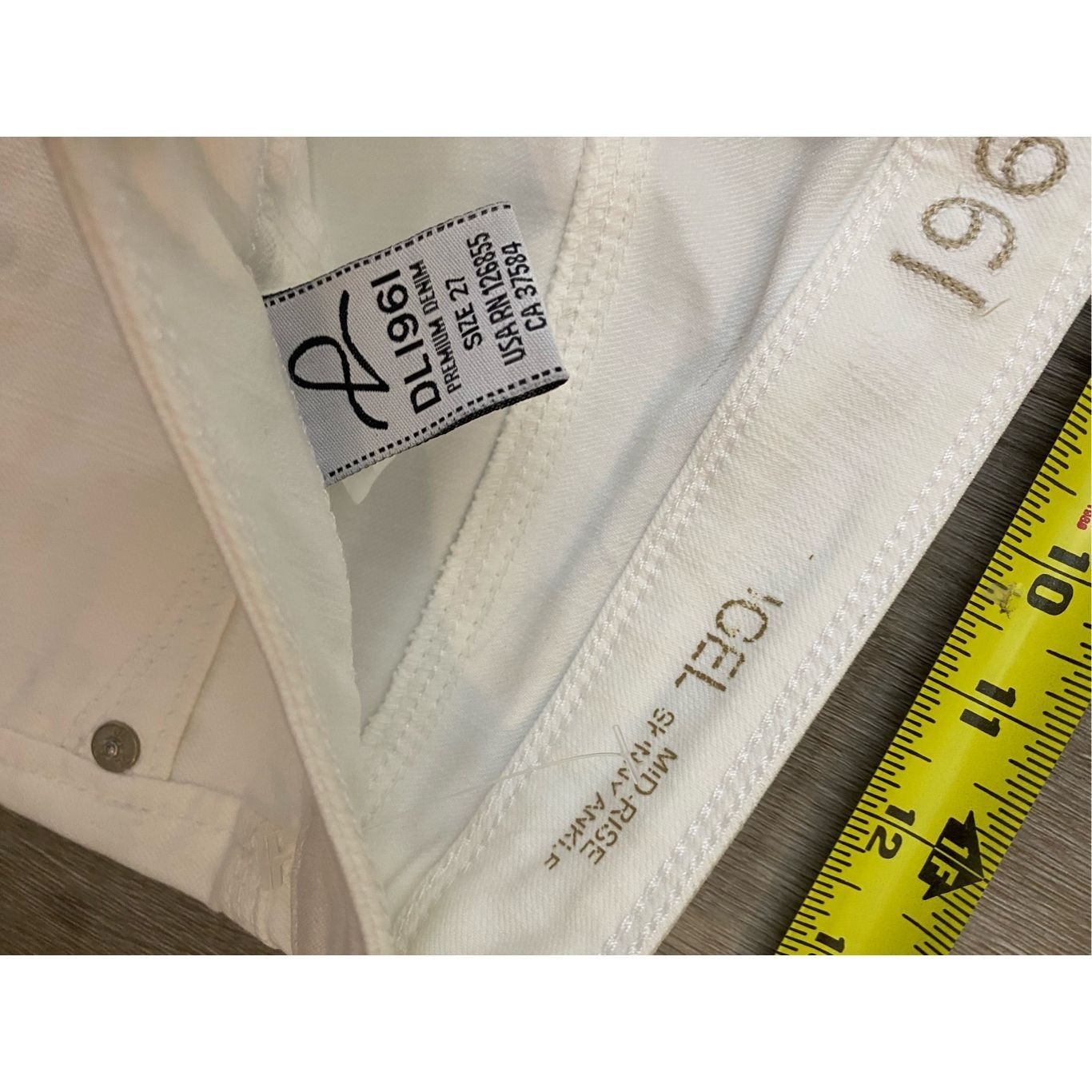 DL1961 DL1961 Angel Mid Rise Skinny Ankle Jeans in Milk White, Size Size 27" / US 4 / IT 40 - 5 Thumbnail