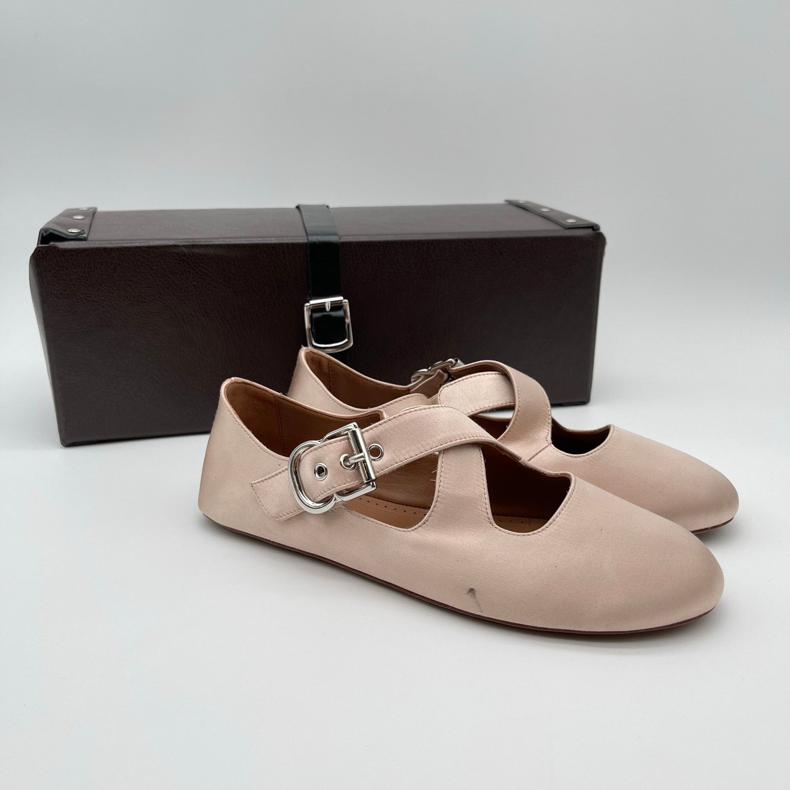 Alaia ALAIA | Criss Cross Satin Ballet Flat in Nude Baby Pink 36 Size US 6 / IT 36 - 2 Thumbnail