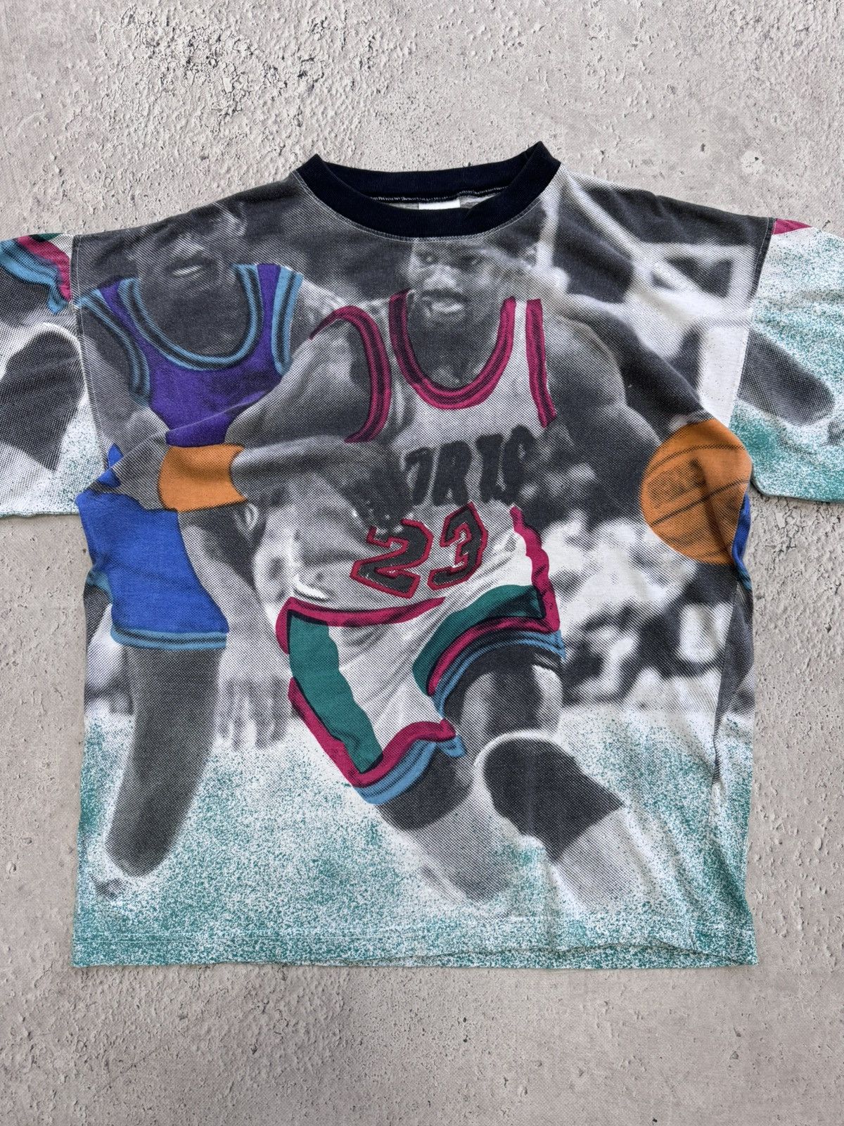 NBA × Vintage Vintage 90s Michael Jordan all over print graphic tshirt Size US M / EU 48-50 / 2 - 3 Thumbnail